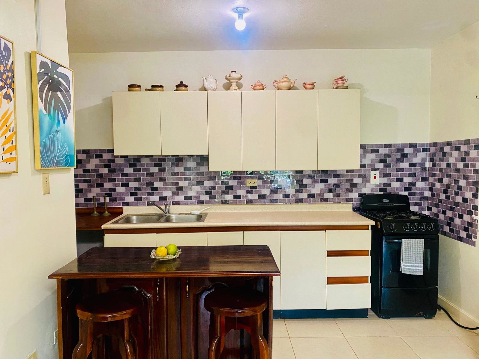 Fully-Furnished-1-Bedroom-Apartment-for-Rent-in-Huddersfield-Estate-St.-Mary-Jamaica Sixth image of Huddersfield Estate, Towe in Tower Isle, St. Mary, Jamaica - property is For Rent