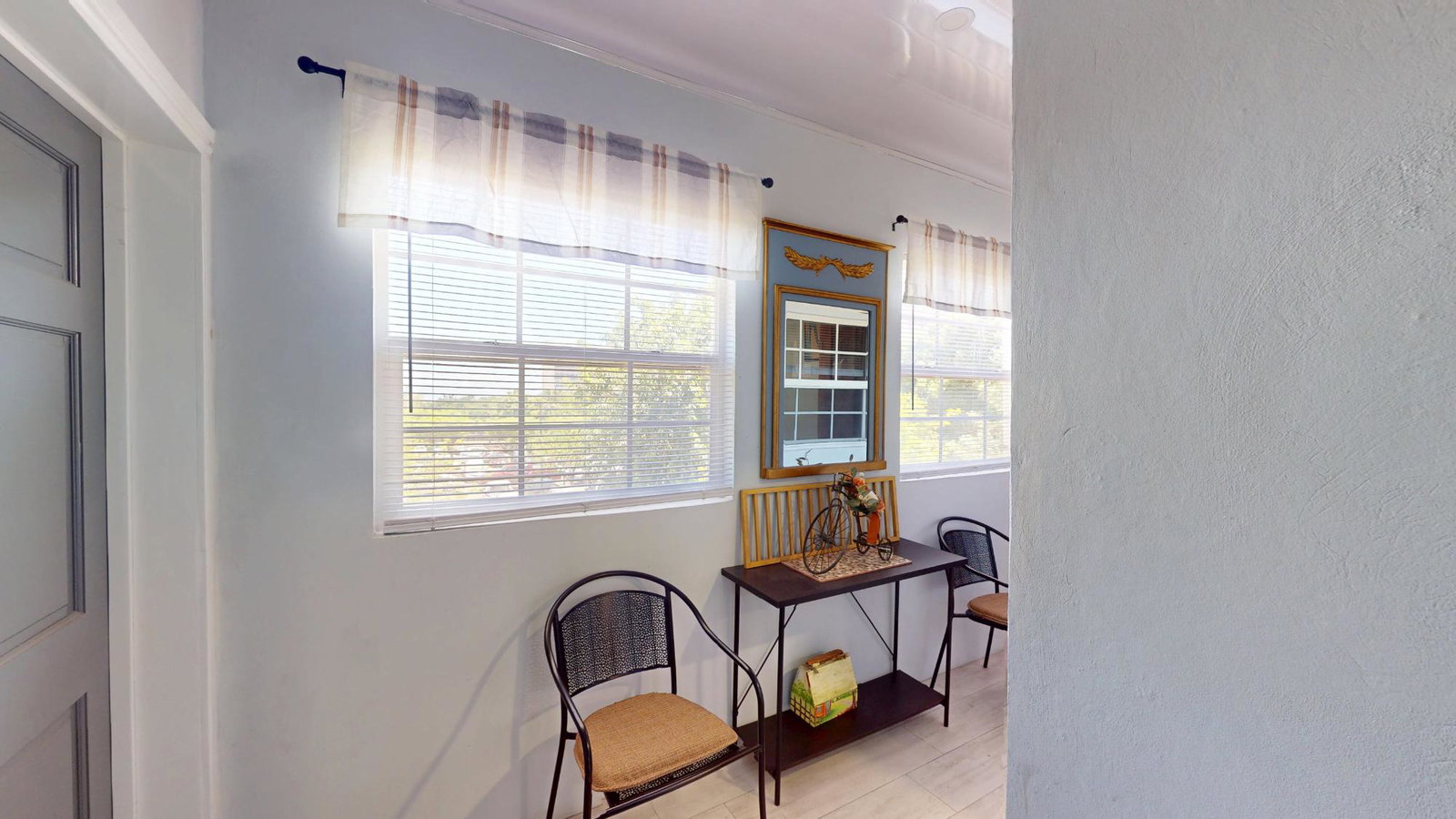 Fully-Furnished-1-Bedroom-Apartment-for-Rent-in-New-Kingston-St.-Andrew Second image of 1-5 Pawsey Close in Kingston 5, St. Andrew, Jamaica - property is For Rent