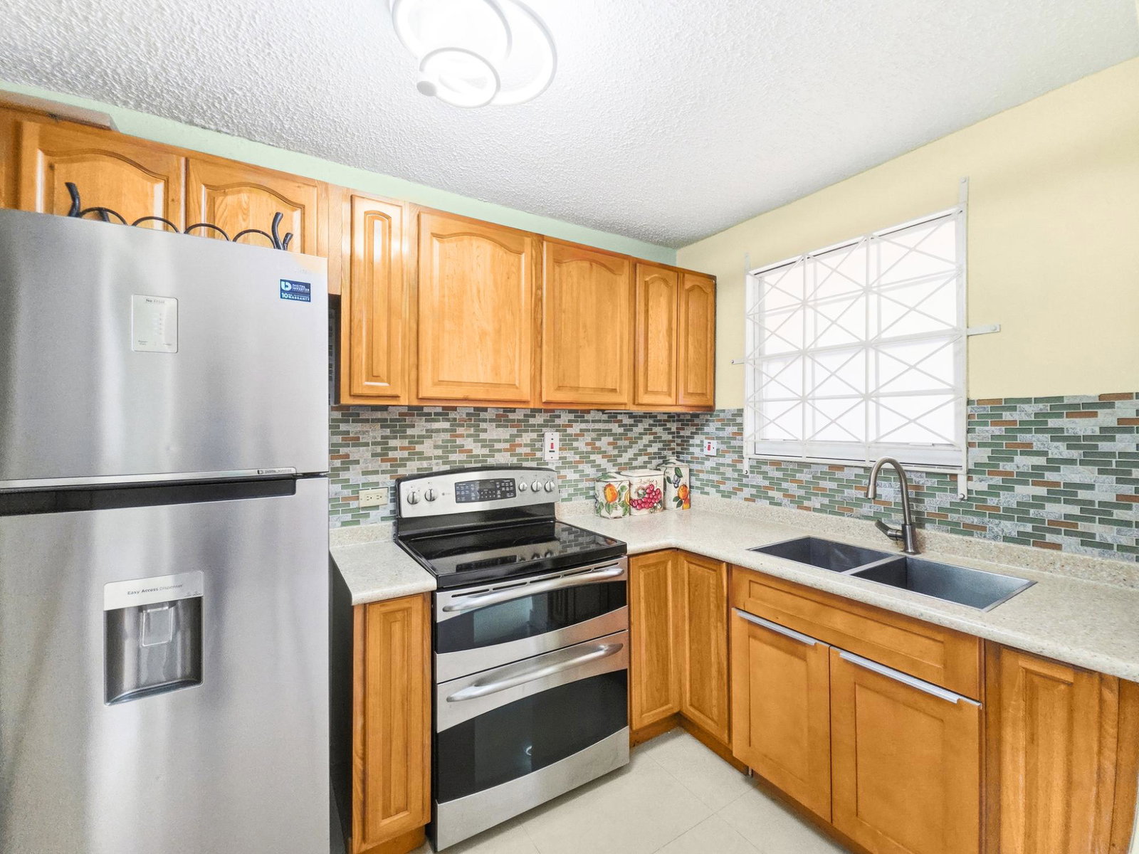 Fully-Furnished-2-Bedroom-Apartment-for-Rent-at-Surbiton-Mansion-Kingston-Jamaica Third image of 19-14 Surbiton Road in Kingston 10, St. Andrew, Jamaica - property is For Rent