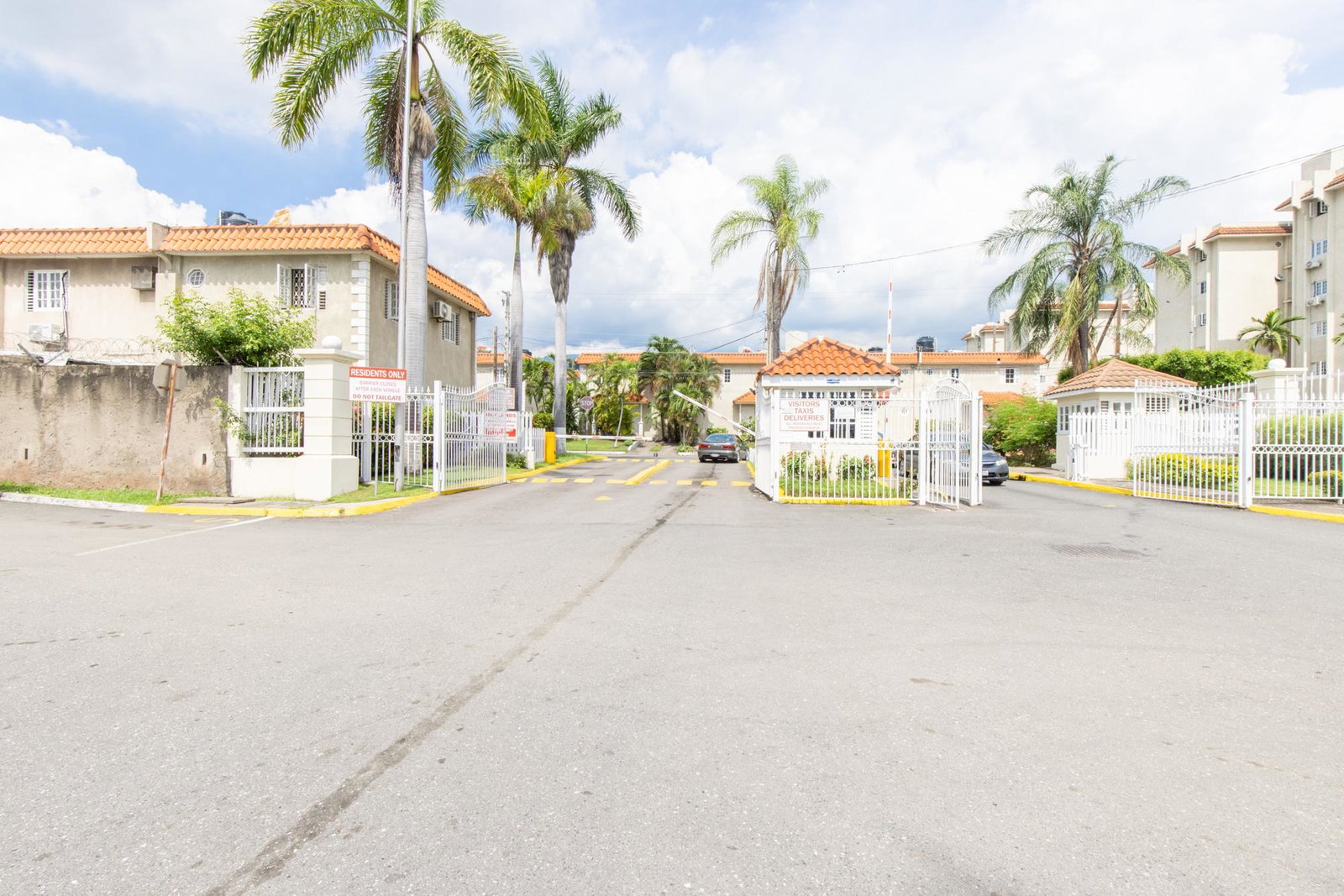 Eighth image of e 503-114 1/2 Constant Spring Road. Kgn in Kingston 8, St. Andrew, Jamaica - property is For Rent