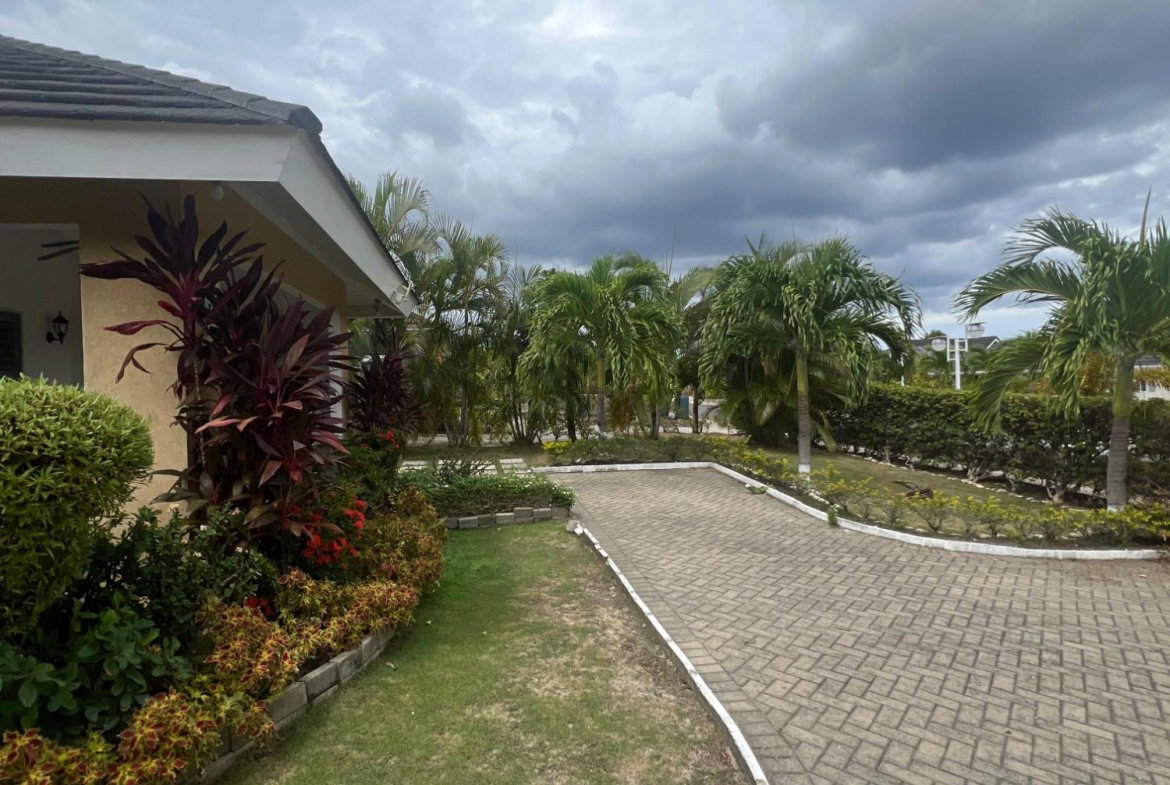 Twenty-Ninth image of Heleconia Avenue in Richmond, St. Ann, Jamaica - property is For Rent