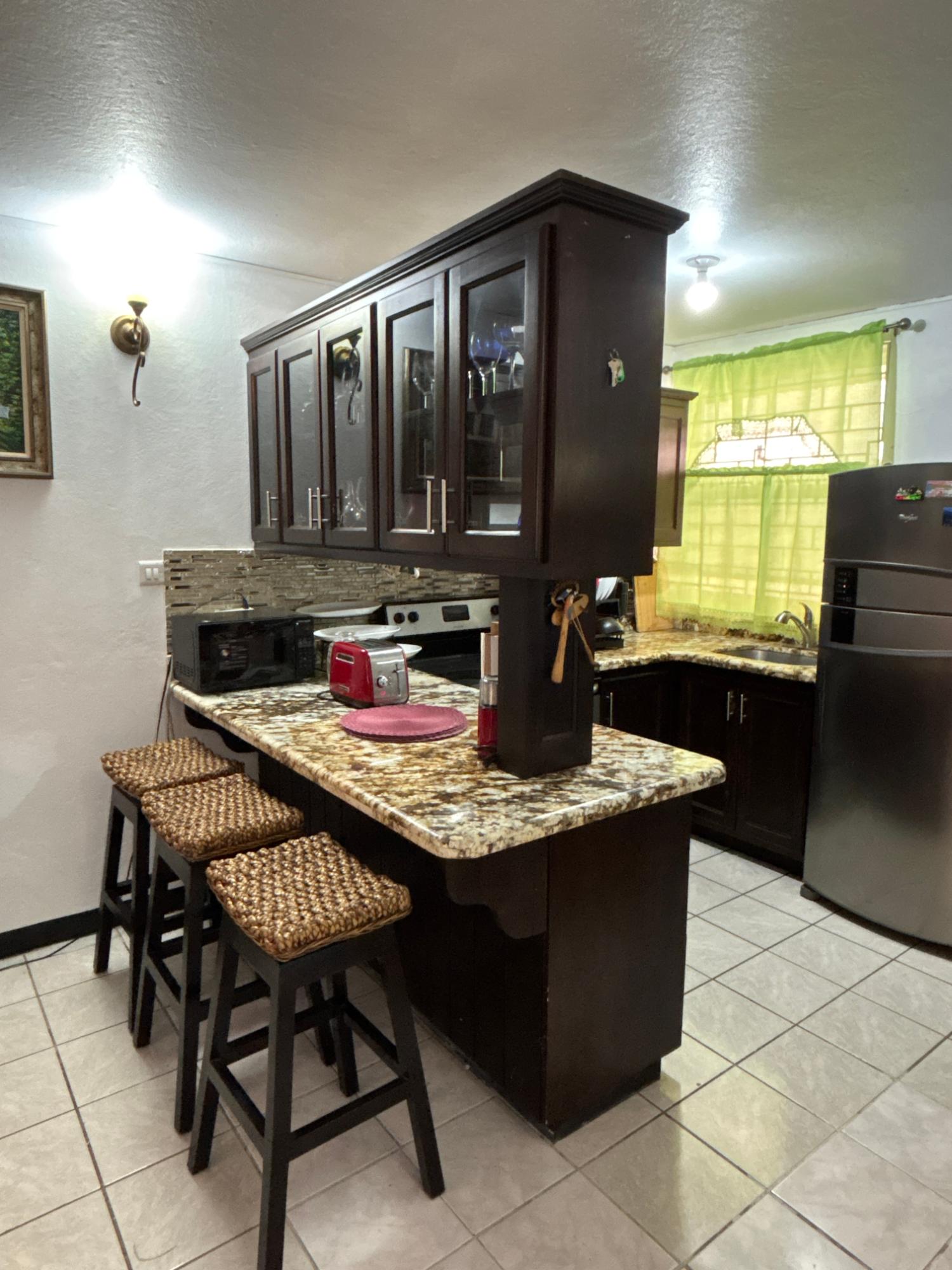 Furnished-2-Bedroom-Apartment-for-Rent-in-Oxford-Manor-New-Kingston-St.-Andrew Thirteenth image of 101a-16 Oxford Road in Kingston 5, St. Andrew, Jamaica - property is For Rent