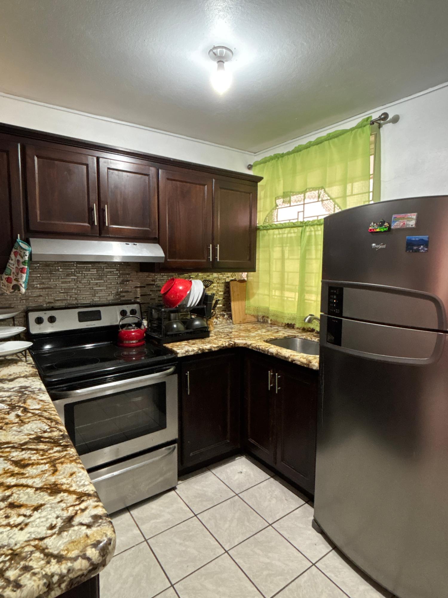 Furnished-2-Bedroom-Apartment-for-Rent-in-Oxford-Manor-New-Kingston-St.-Andrew Fifth image of 101a-16 Oxford Road in Kingston 5, St. Andrew, Jamaica - property is For Rent