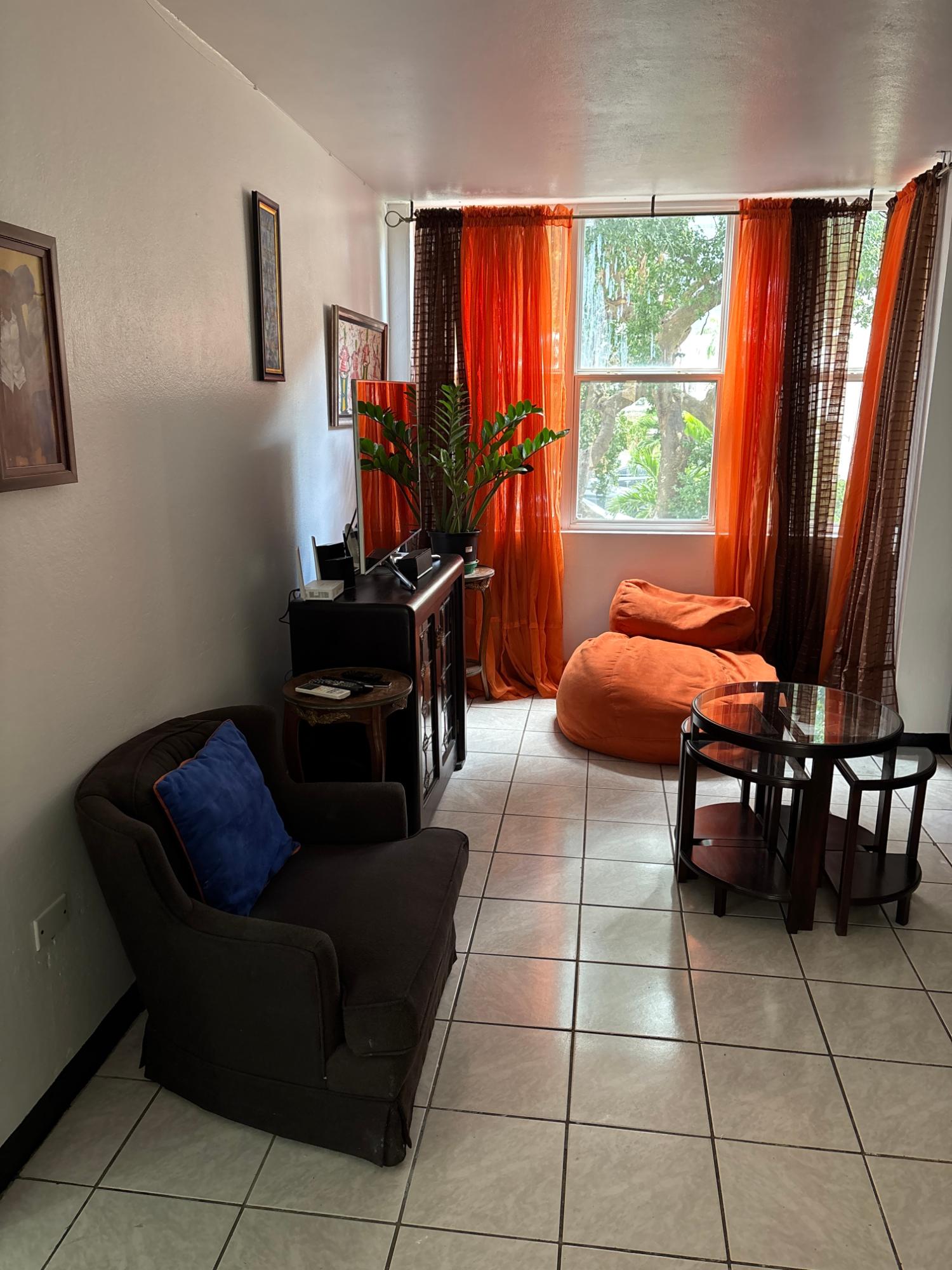 Furnished-2-Bedroom-Apartment-for-Rent-in-Oxford-Manor-New-Kingston-St.-Andrew Tenth image of 101a-16 Oxford Road in Kingston 5, St. Andrew, Jamaica - property is For Rent