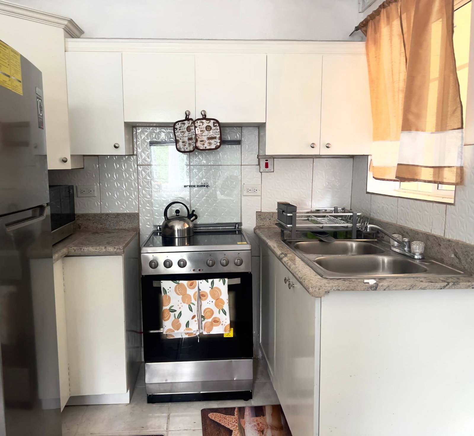 Furnished-Studio-Apartment-for-Rent-in-St.-Mary-Jamaica-The-Haven Third image of 6-172 & 173 Whitehall Estates in Highgate, St. Mary, Jamaica - property is For Rent