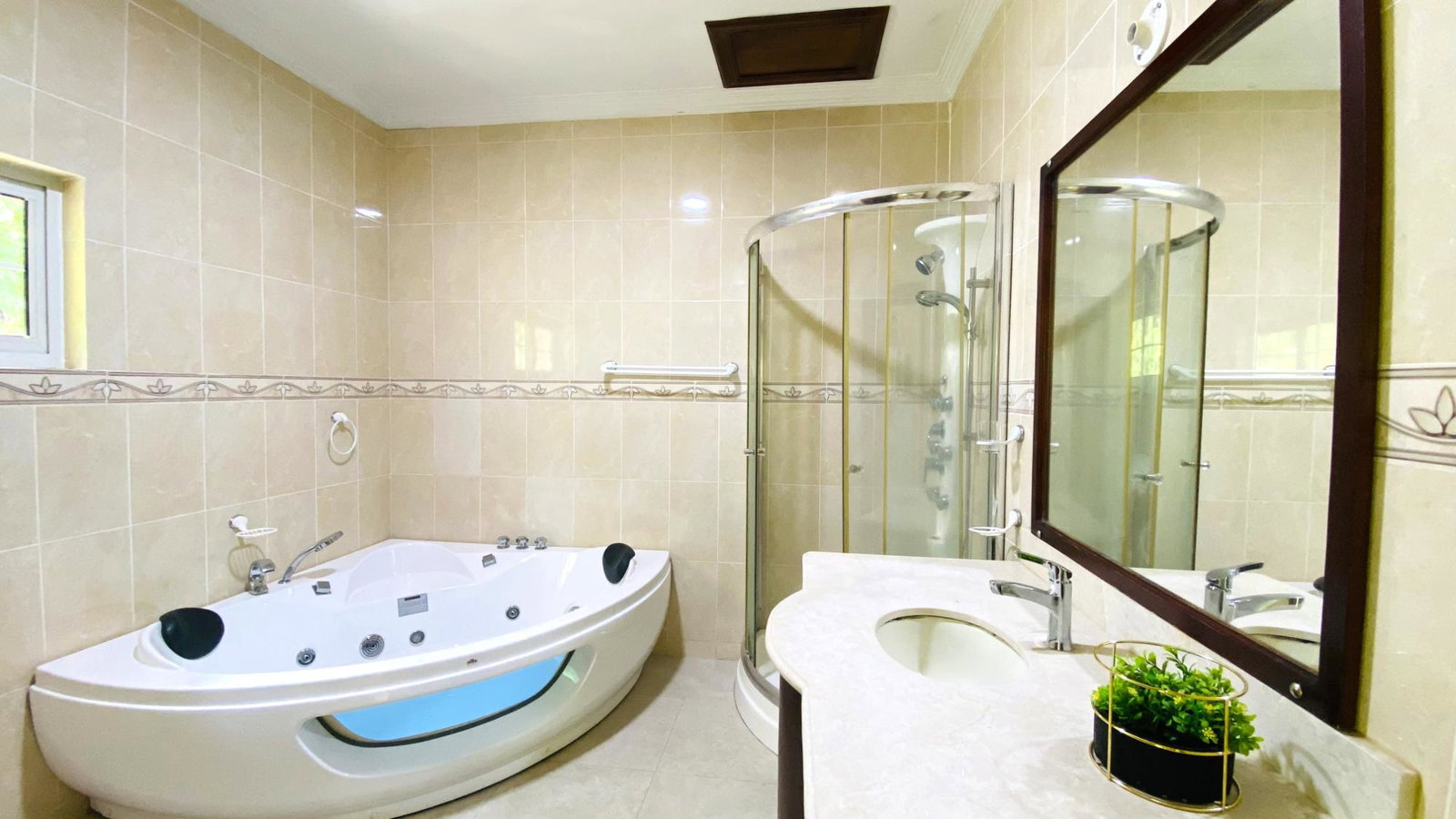 Fourteenth image of Irish Town Road in Irish Town P.A., St. Andrew, Jamaica - property is For Rent