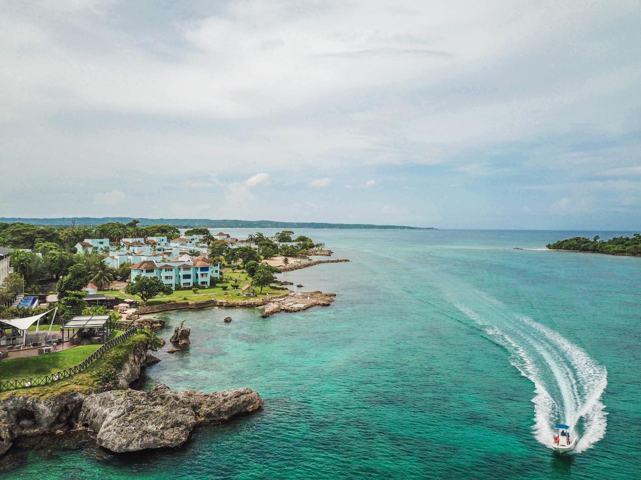 Luxury-1-Bedroom-Resort-Apartment-for-Rent-in-Negril-Jamaica-The-Point-on-Norman-Manley-Blvd Second image of 61- Point-norman Manley Blvd in Point, Hanover, Jamaica - property is For Rent