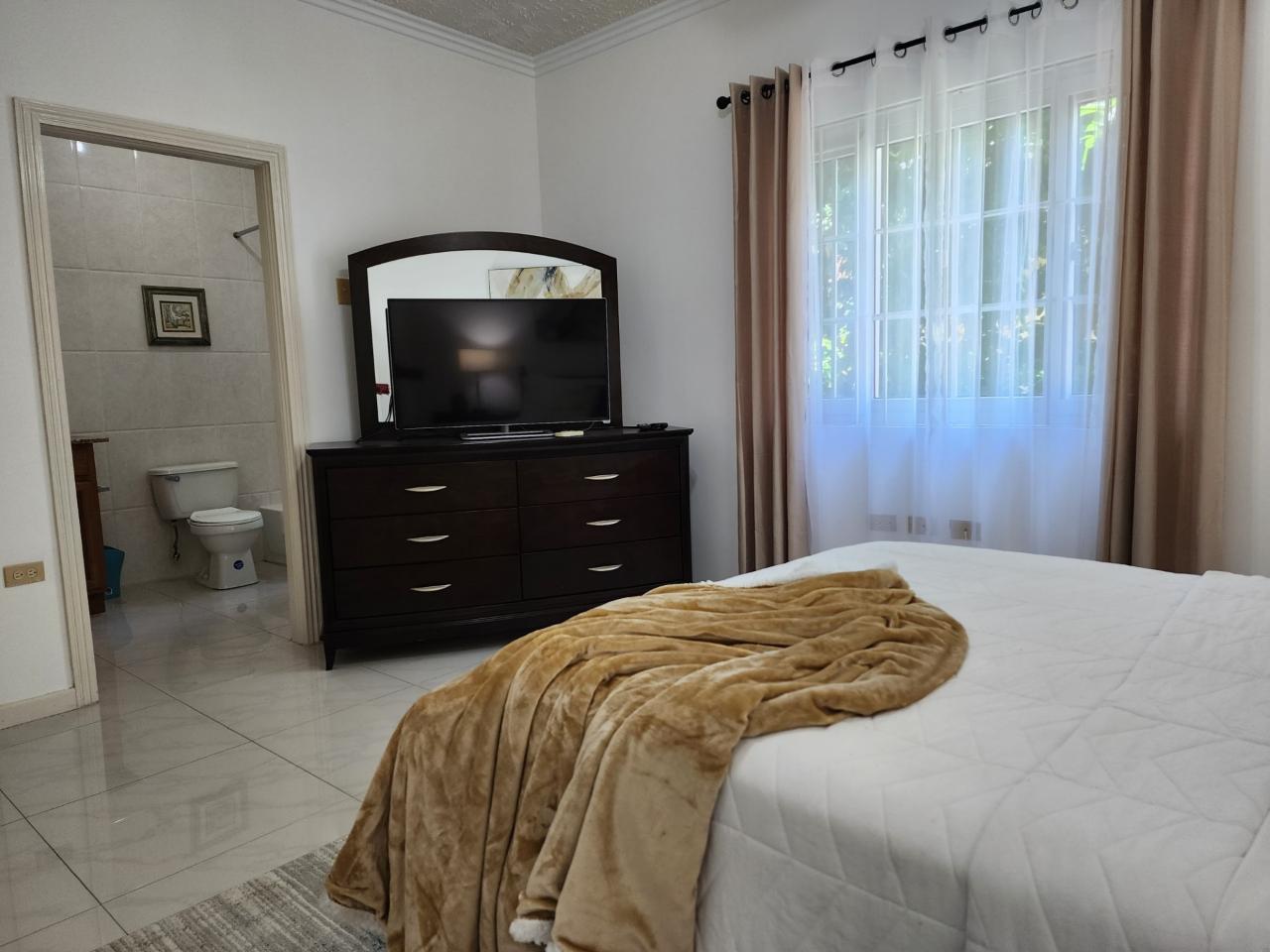 Luxury-2-Bed-Apartment-for-Rent-in-St.-Andrew-Jamaica-–-15-12-Fairway-Ave Thirteenth image of 15-12 Fairway Ave in Kingston 5, St. Andrew, Jamaica - property is For Rent