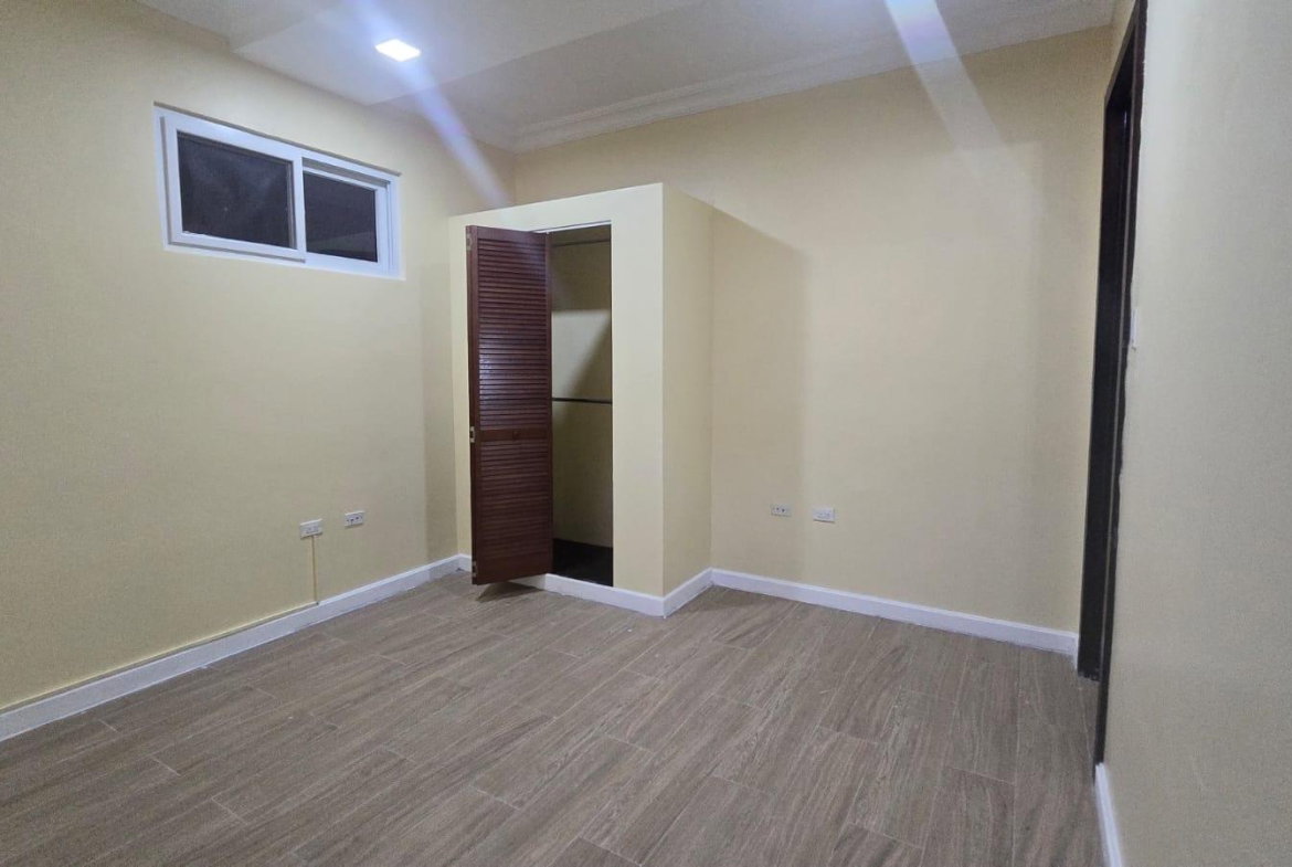 Seventeenth image of 17-16 Fairway Avenue, Kingston in Kingston 5, St. Andrew, Jamaica - property is For Rent