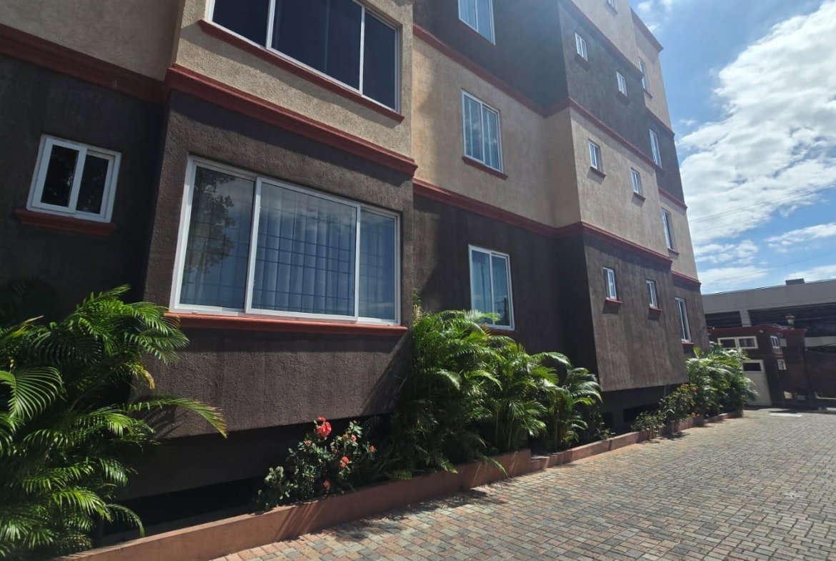 Tenth image of 17-16 Fairway Avenue, Kingston in Kingston 5, St. Andrew, Jamaica - property is For Rent