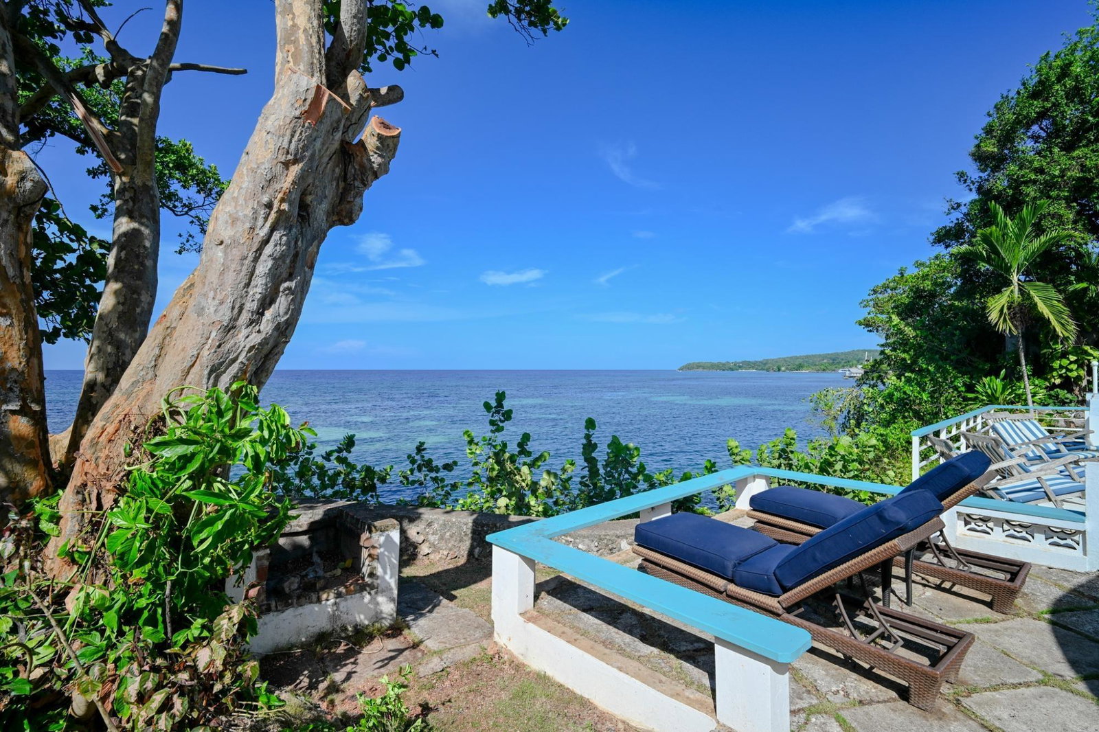 Luxury-3-Bedroom-Seaside-Cottage-for-Rent-in-Ocho-Rios-Jamaica Second image of Sylvia Lawn in Ocho Rios, St. Ann, Jamaica - property is For Rent