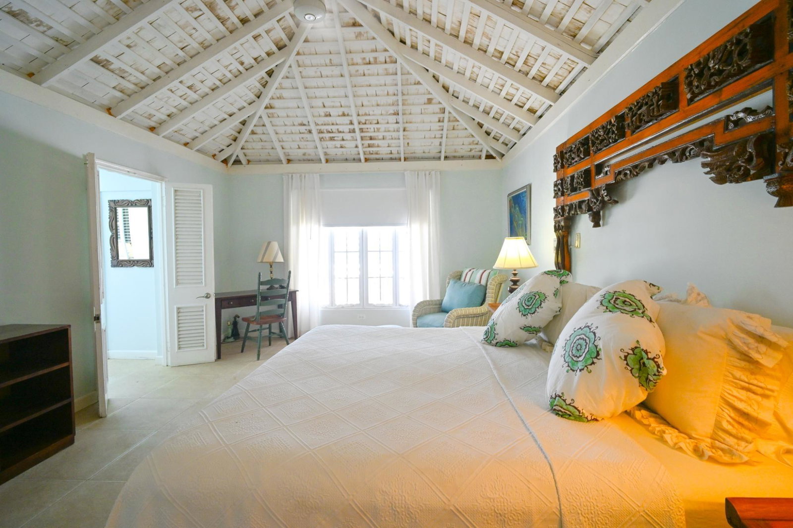 Luxury-3-Bedroom-Seaside-Cottage-for-Rent-in-Ocho-Rios-Jamaica Third image of Sylvia Lawn in Ocho Rios, St. Ann, Jamaica - property is For Rent