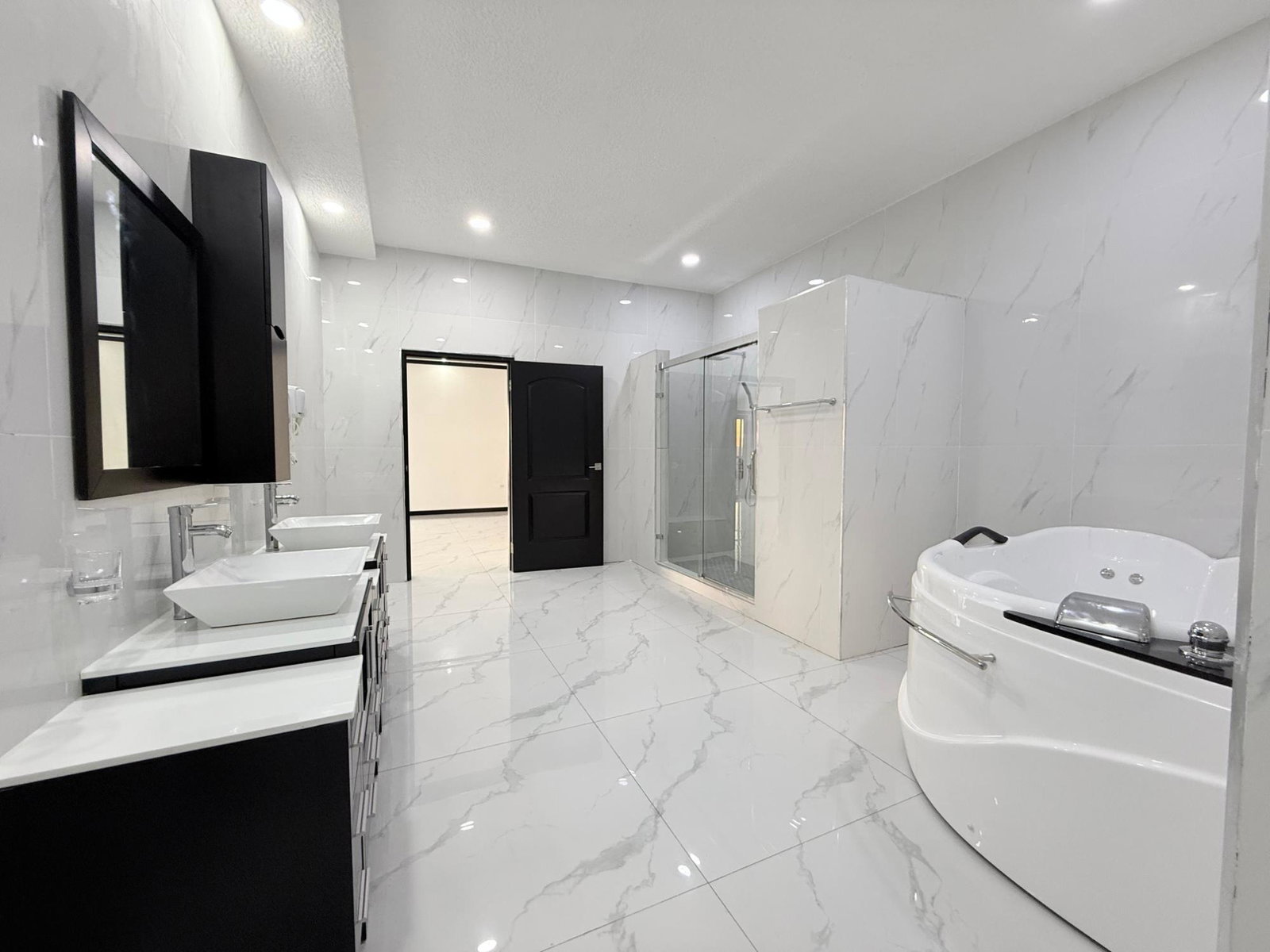 Eighth image of 7-11-13 Hill Road, Kingston 8 in Constant Spring P.O., St. Andrew, Jamaica - property is For Rent