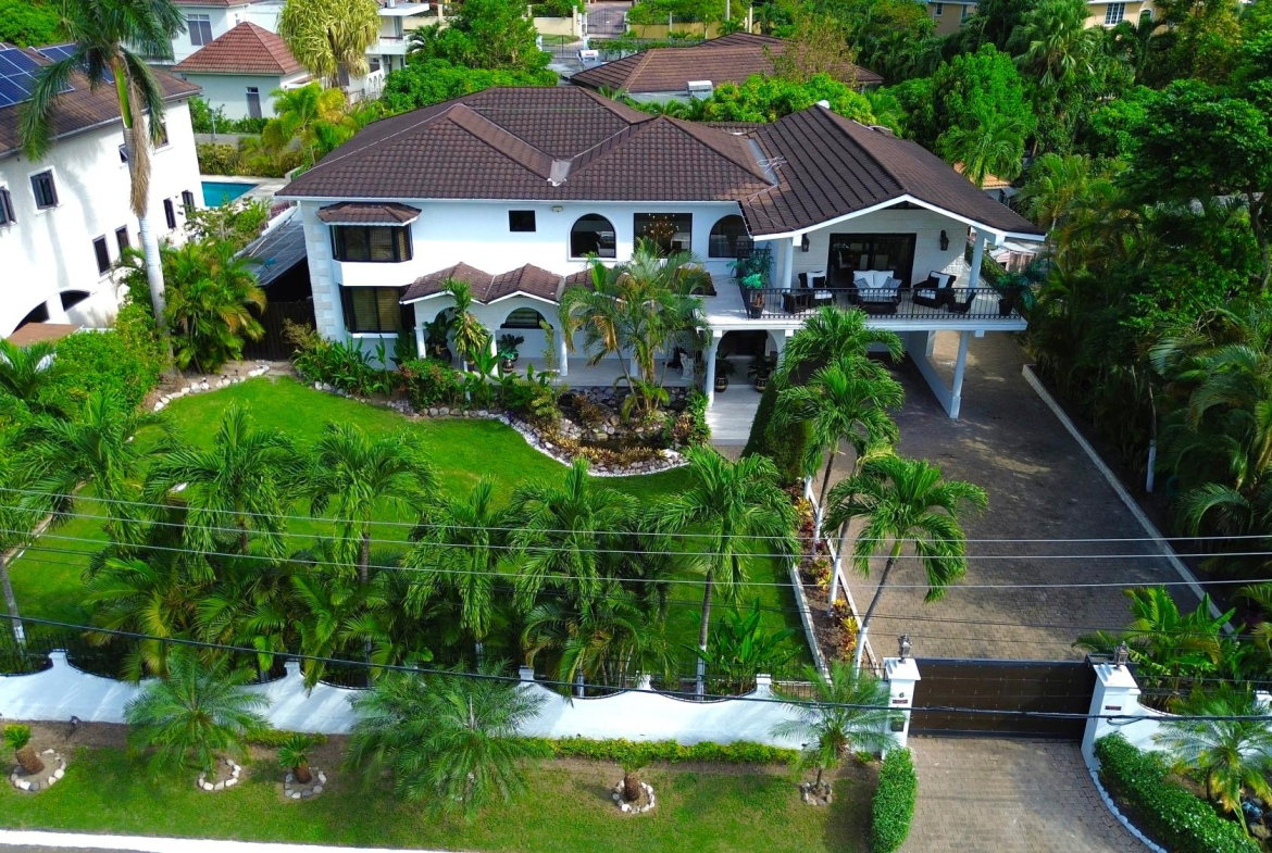 Second image of 6 Garden View in Kingston 8, St. Andrew, Jamaica - property is For Rent