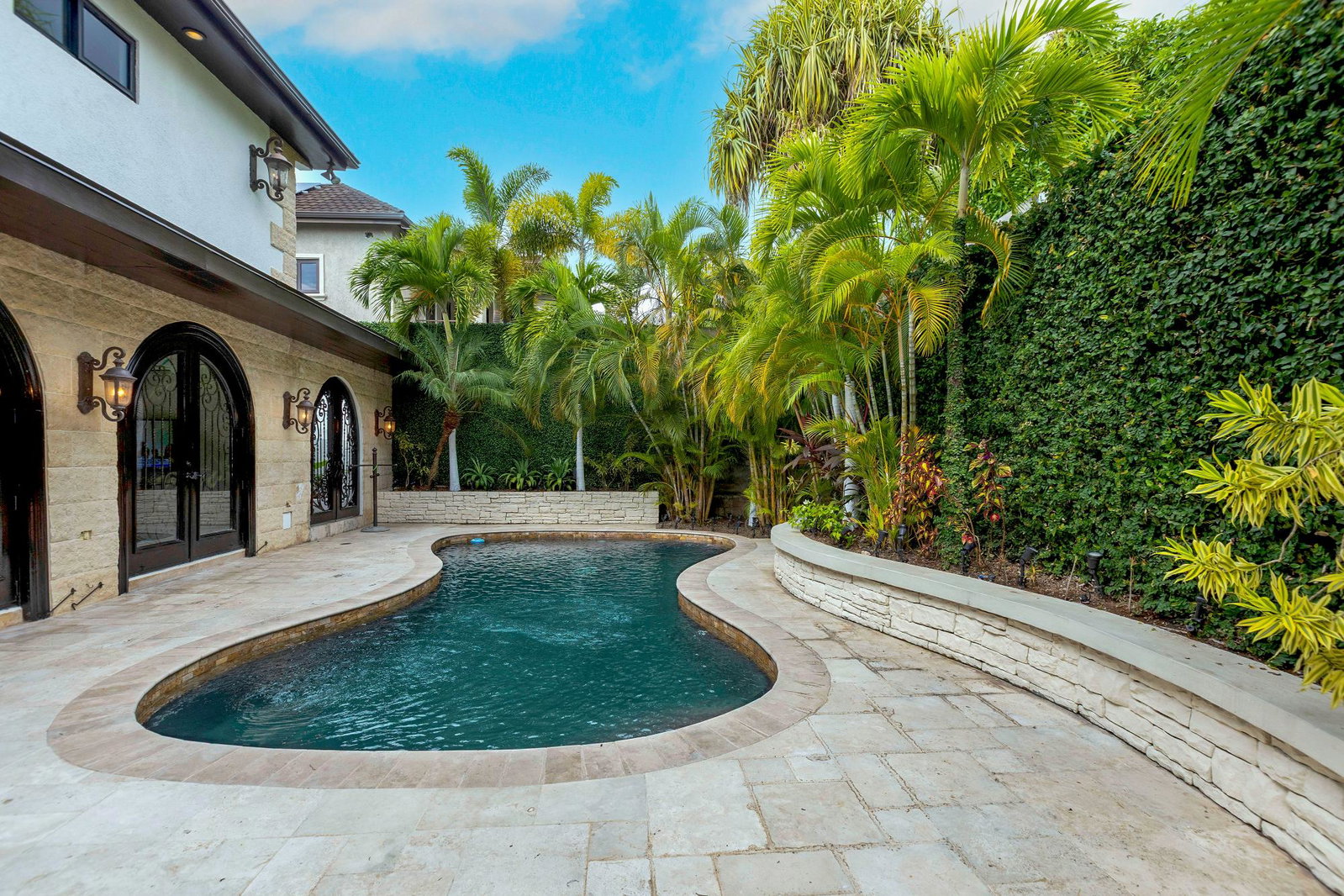 Luxury-5-Bedroom-Estate-for-Rent-in-Cherry-Gardens-St.-Andrew-Jamaica Sixteenth image of 6 Garden View in Kingston 8, St. Andrew, Jamaica - property is For Rent