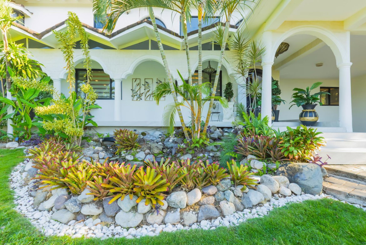 Third image of 6 Garden View in Kingston 8, St. Andrew, Jamaica - property is For Rent