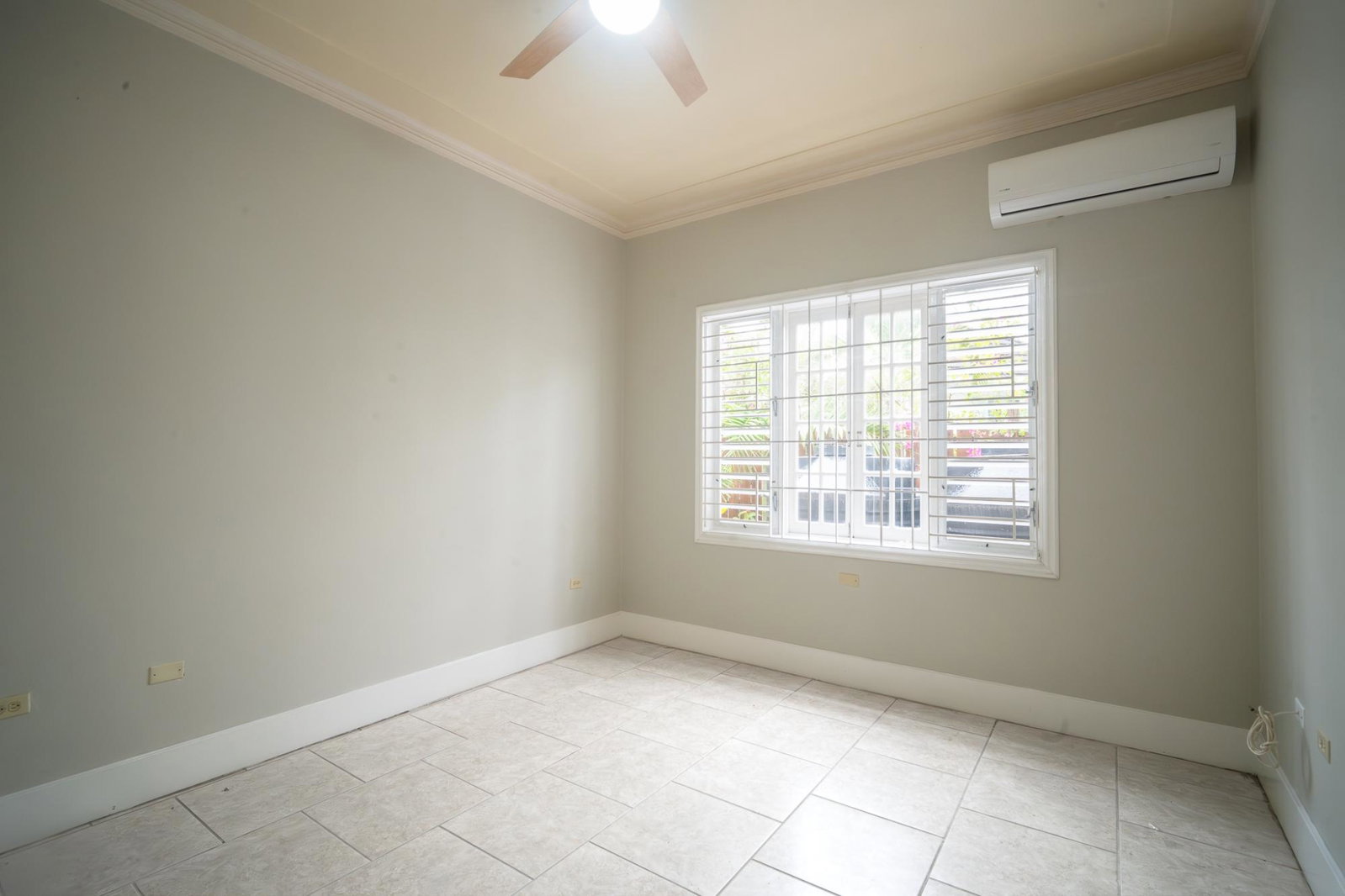 Fourteenth image of 16 Farringdon Heights in Kingston 6, St. Andrew, Jamaica - property is For Rent
