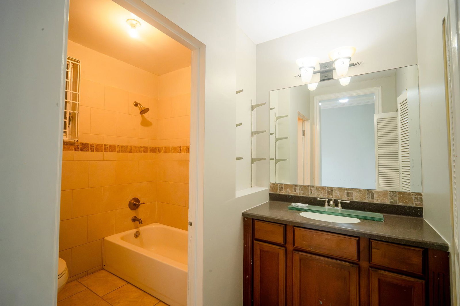 Seventeenth image of 16 Farringdon Heights in Kingston 6, St. Andrew, Jamaica - property is For Rent
