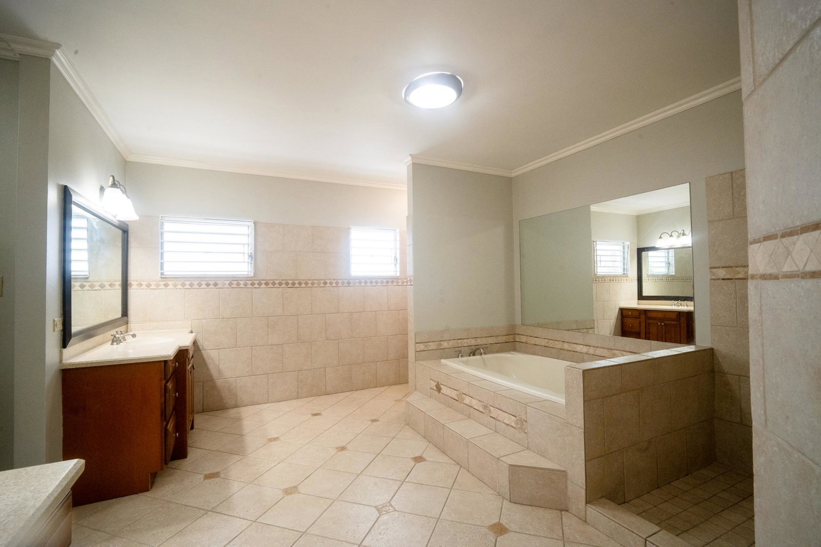 Nineteenth image of 16 Farringdon Heights in Kingston 6, St. Andrew, Jamaica - property is For Rent