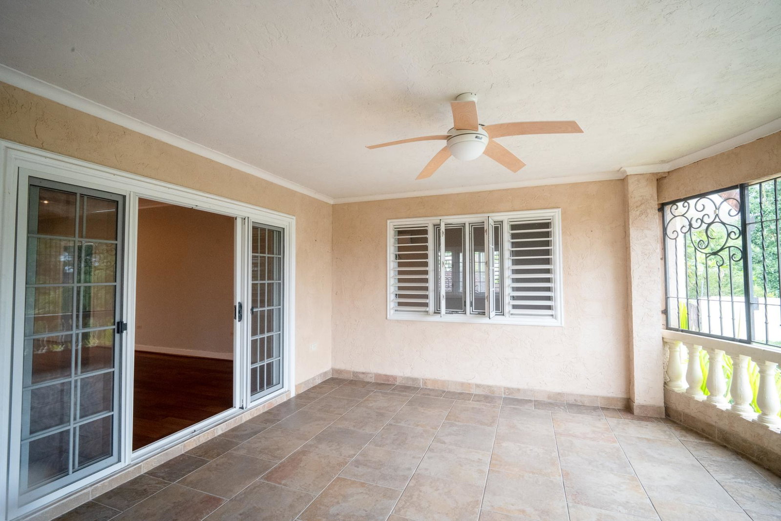 Twenty-First image of 16 Farringdon Heights in Kingston 6, St. Andrew, Jamaica - property is For Rent