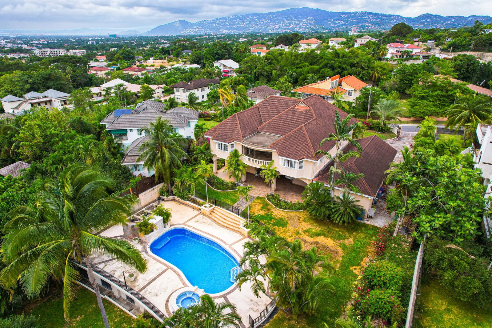 Twenty-Sixth image of 16 Farringdon Heights in Kingston 6, St. Andrew, Jamaica - property is For Rent