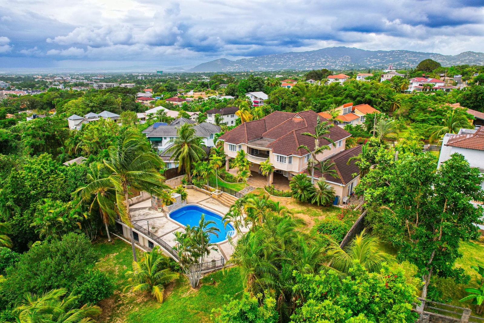 Twenty-Seventh image of 16 Farringdon Heights in Kingston 6, St. Andrew, Jamaica - property is For Rent