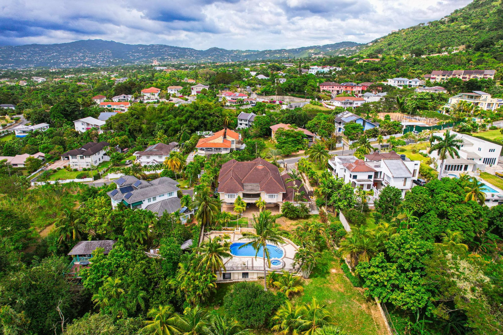 Twenty-Eighth image of 16 Farringdon Heights in Kingston 6, St. Andrew, Jamaica - property is For Rent