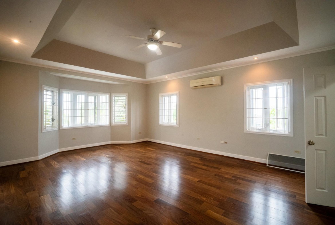 Fourth image of 16 Farringdon Heights in Kingston 6, St. Andrew, Jamaica - property is For Rent
