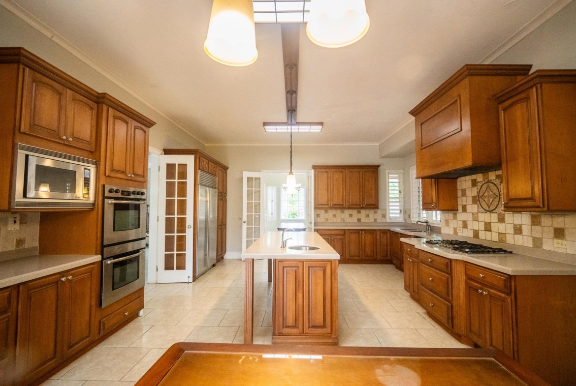 Seventh image of 16 Farringdon Heights in Kingston 6, St. Andrew, Jamaica - property is For Rent