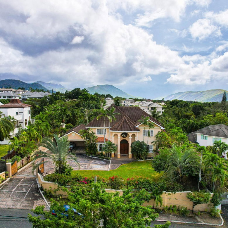 First image of 16 Farringdon Heights in Kingston 6, St. Andrew, Jamaica - property is For Rent