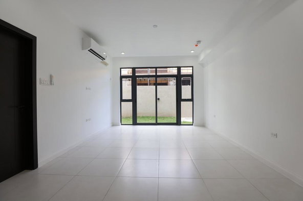 Fifth image of 104-4 Sunset Drive in Constant Spring P.O., St. Andrew, Jamaica - property is For Rent