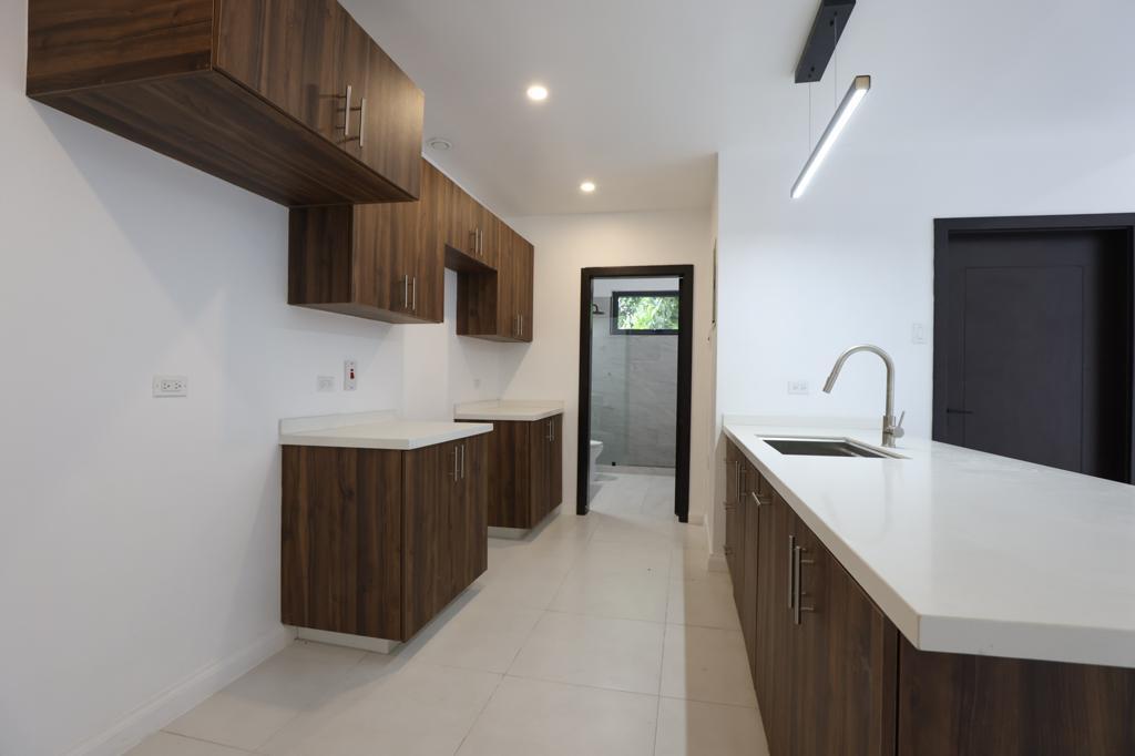 Sixth image of 104-4 Sunset Drive in Constant Spring P.O., St. Andrew, Jamaica - property is For Rent
