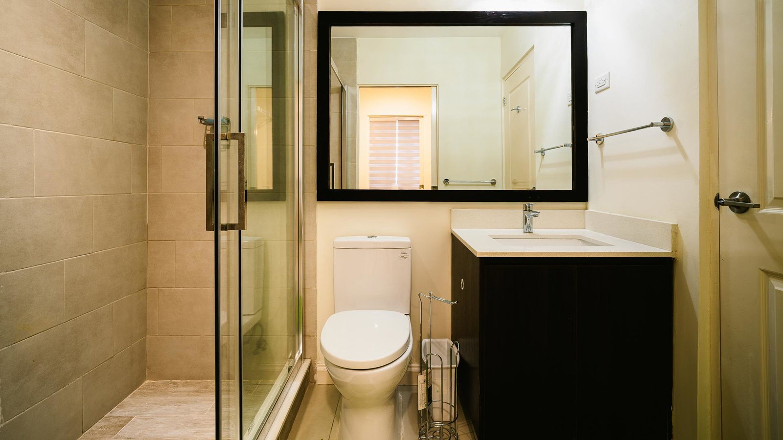 Modern-1-Bedroom-Apartment-for-Rent-at-The-Cambridge-St.-Andrew-Jamaica Third image of 109-21 The Cambridge in Kingston 5, St. Andrew, Jamaica - property is For Rent