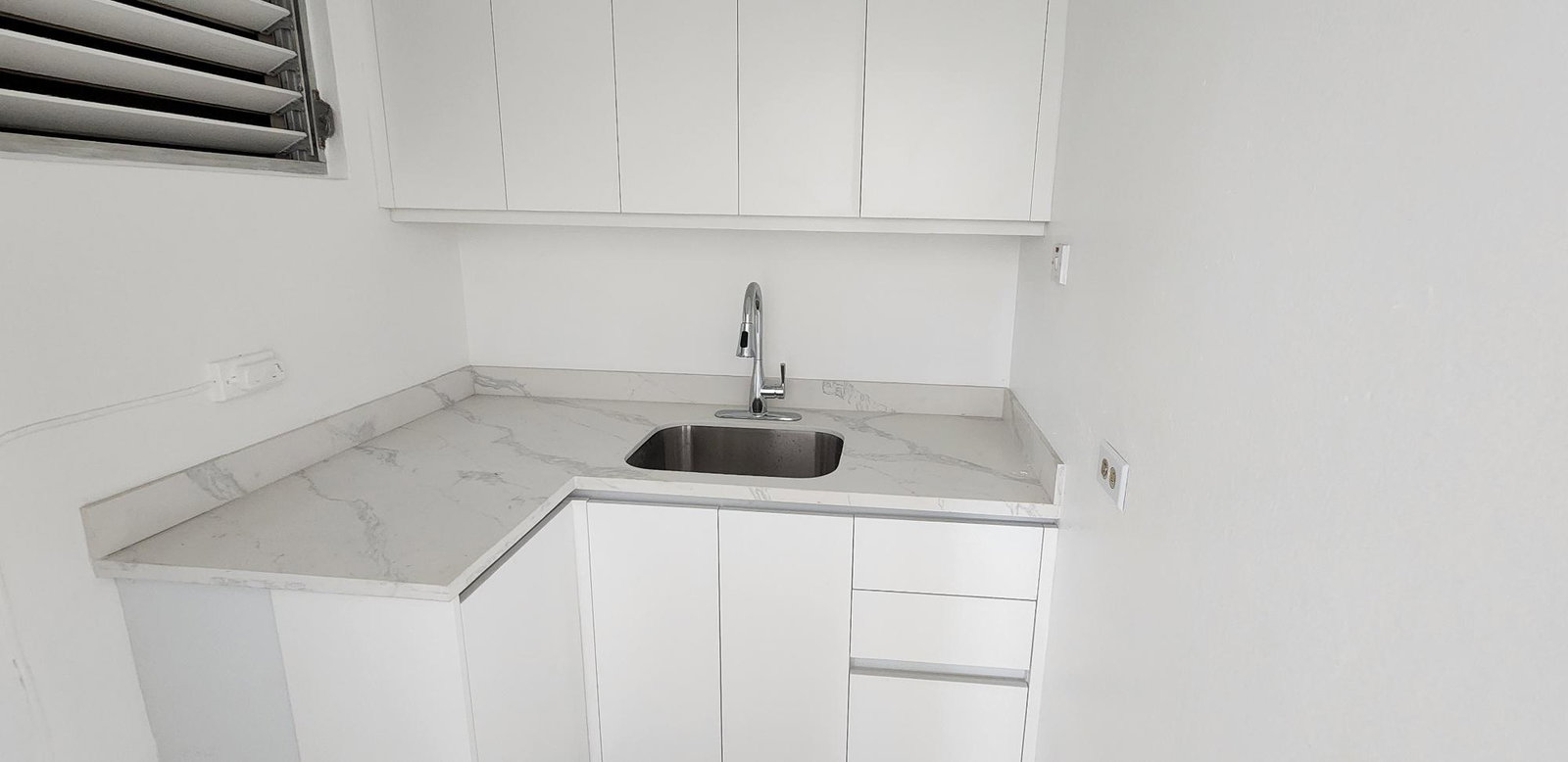 Modern-1-Bedroom-Apartment-for-Rent-in-New-Kingston-St.-Andrew Twelfth image of 7-8-10 Upper Braemar Ave in Kingston 5, St. Andrew, Jamaica - property is For Rent