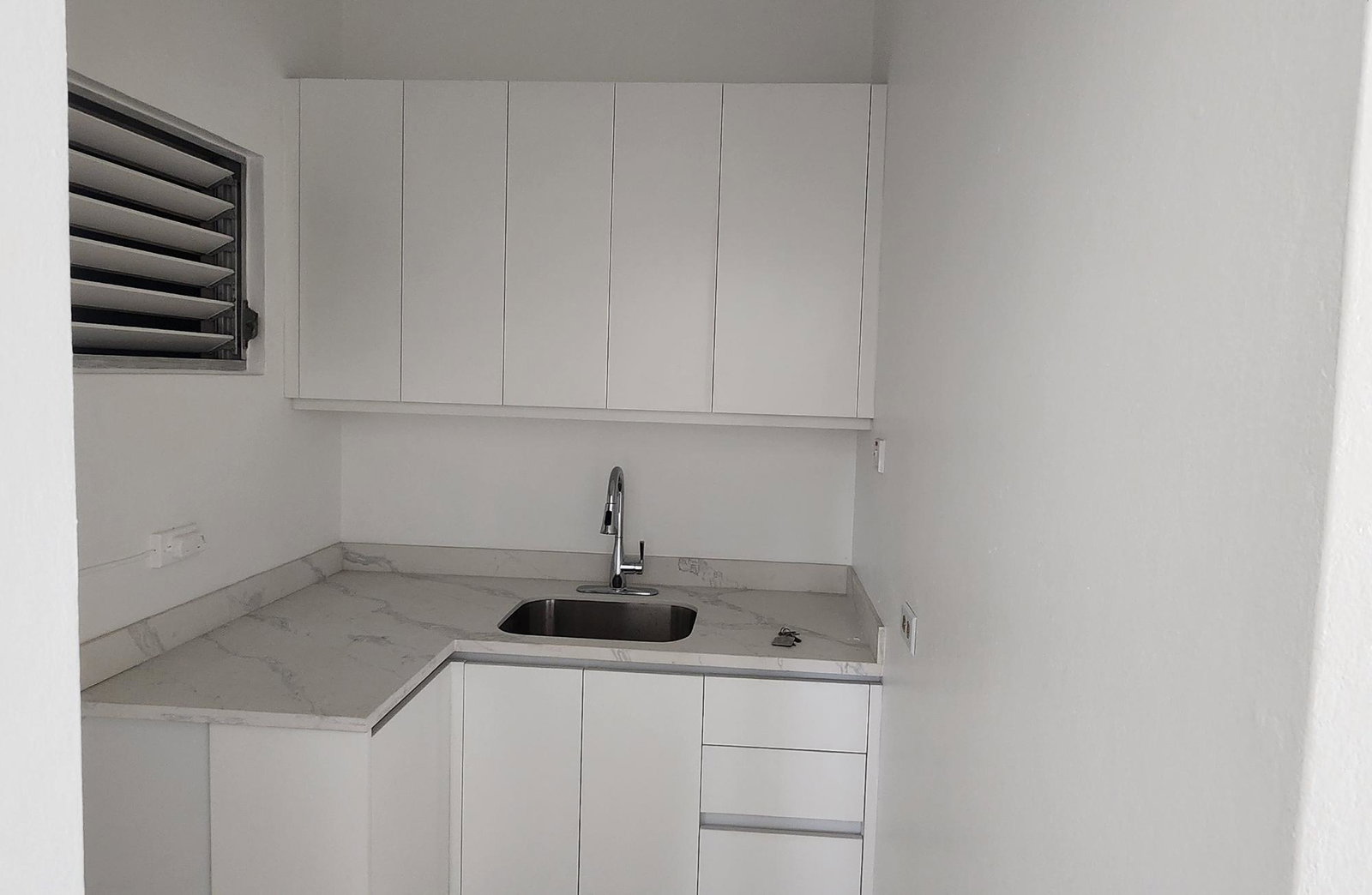 Modern-1-Bedroom-Apartment-for-Rent-in-New-Kingston-St.-Andrew Thirteenth image of 7-8-10 Upper Braemar Ave in Kingston 5, St. Andrew, Jamaica - property is For Rent