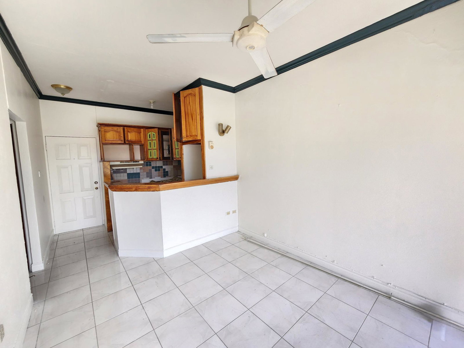 Seventh image of 40-15-15a Kensington Crescent in Kingston 5, St. Andrew, Jamaica - property is For Rent