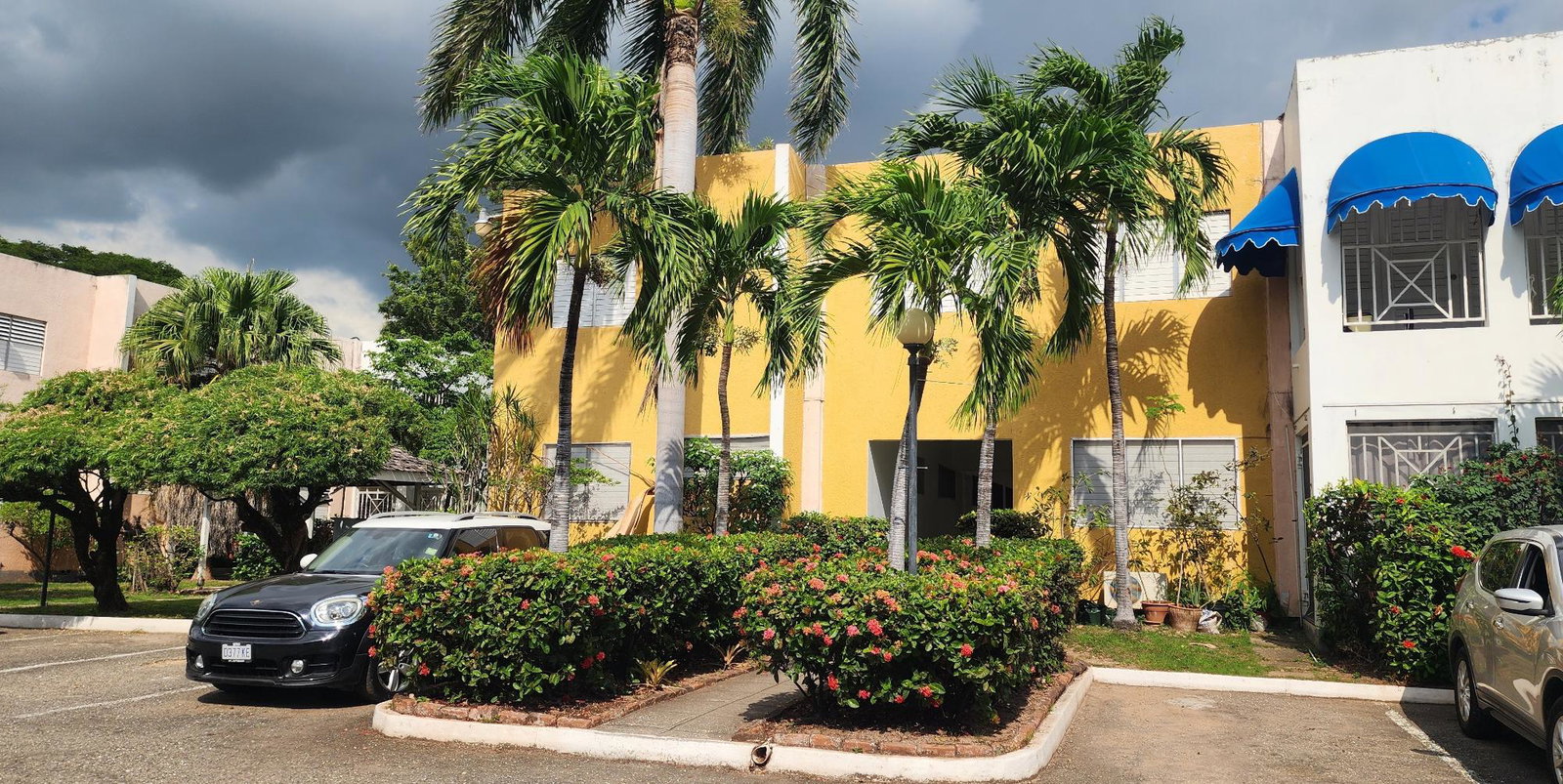 Modern-1-Bedroom-Apartment-for-Rent-in-New-Kingston-St.-Andrew Second image of 7-8-10 Upper Braemar Ave in Kingston 5, St. Andrew, Jamaica - property is For Rent