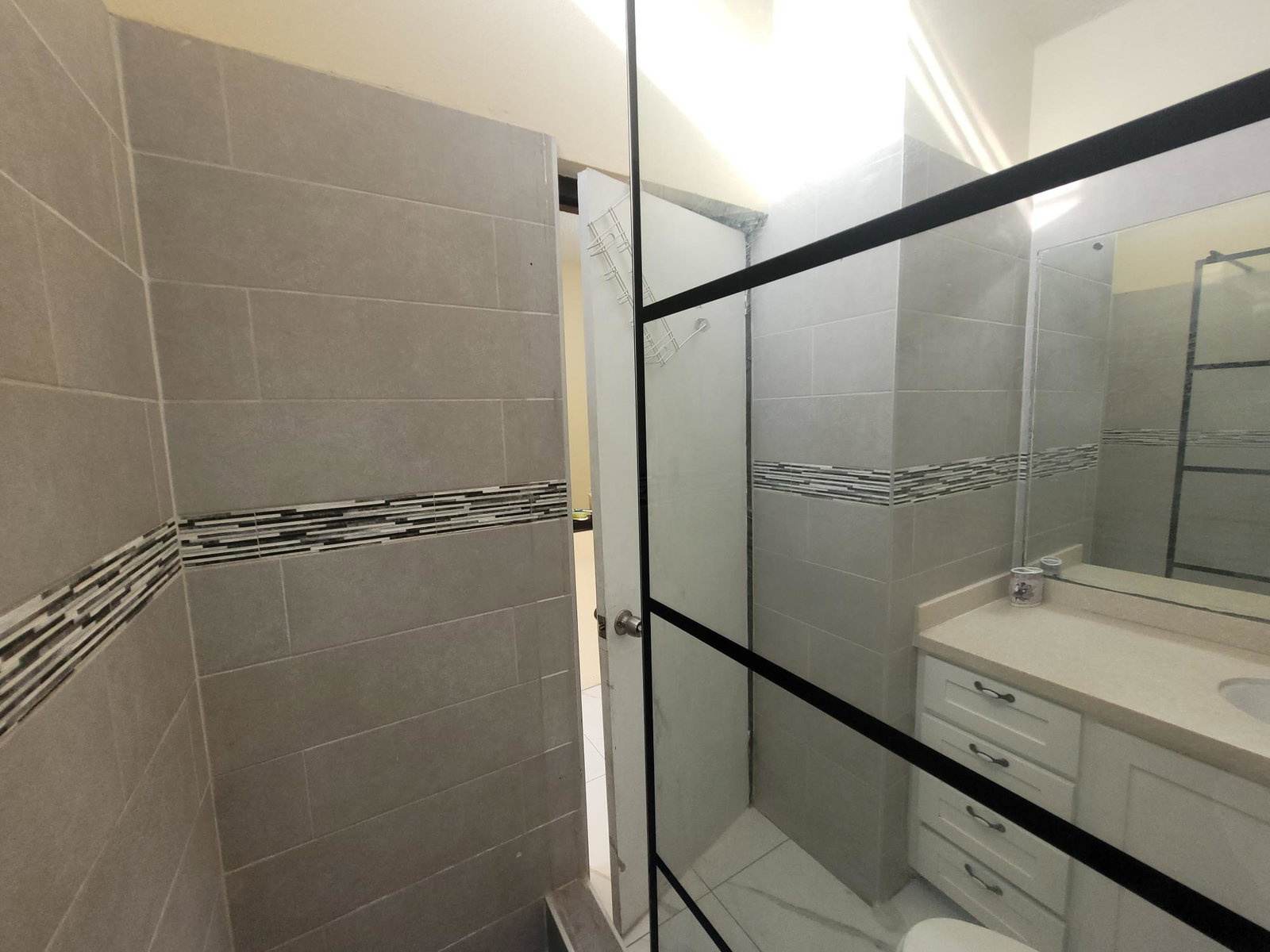 Twenty-Fourth image of 10b-14 Clieveden in Kingston 6, St. Andrew, Jamaica - property is For Rent