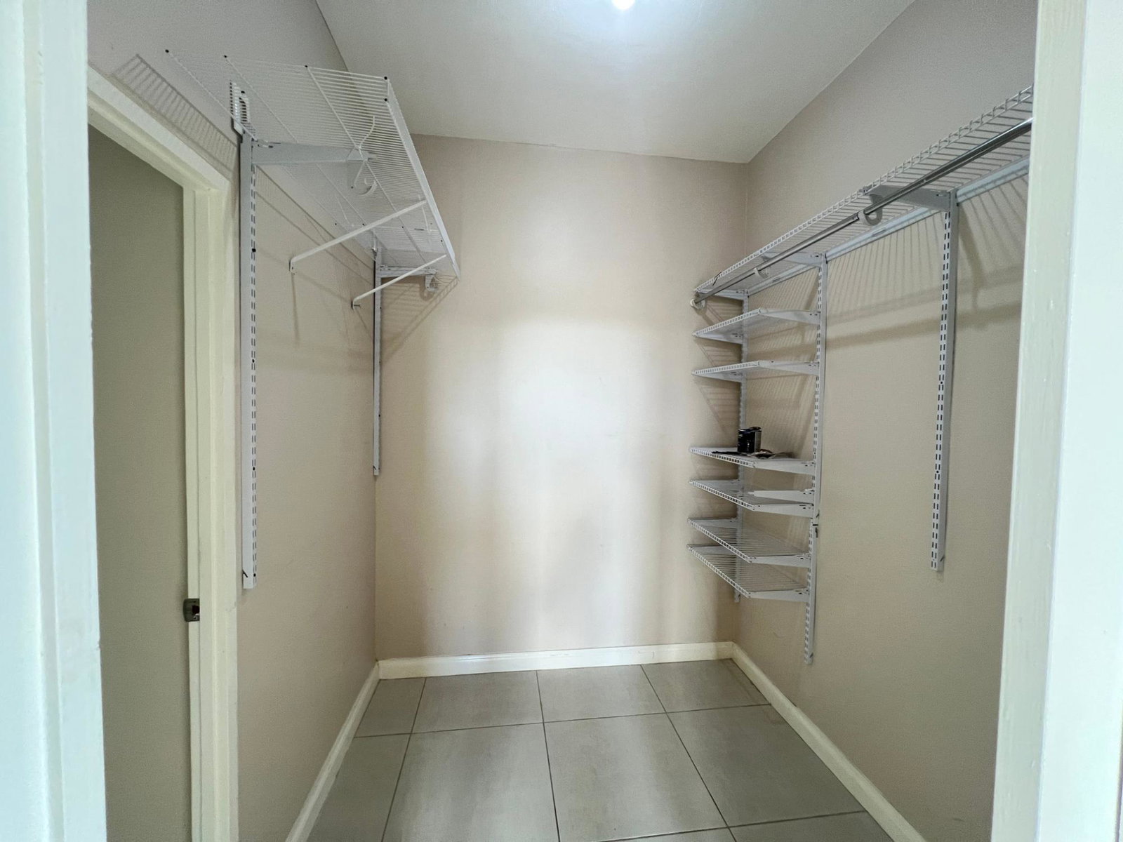 Fifteenth image of 212- 2 6 Comlin Bank Road in Kingston 5, St. Andrew, Jamaica - property is For Rent