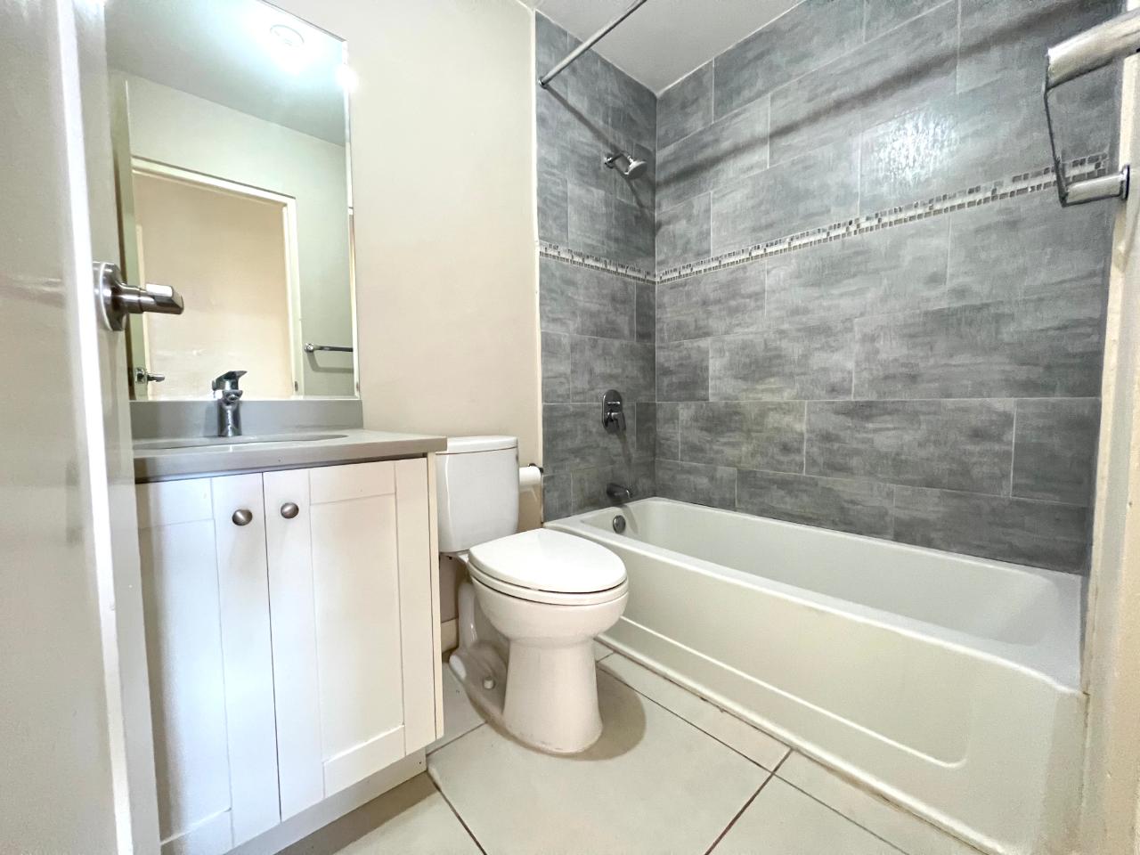 Seventh image of 212- 2 6 Comlin Bank Road in Kingston 5, St. Andrew, Jamaica - property is For Rent