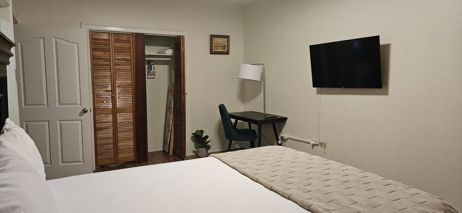 Modern-2-Bedroom-Apartment-for-Rent-in-Liguanea-St.-Andrew-Jamaica Second image of 14-9 Ottawa Avenue in Kingston 6, St. Andrew, Jamaica - property is For Rent