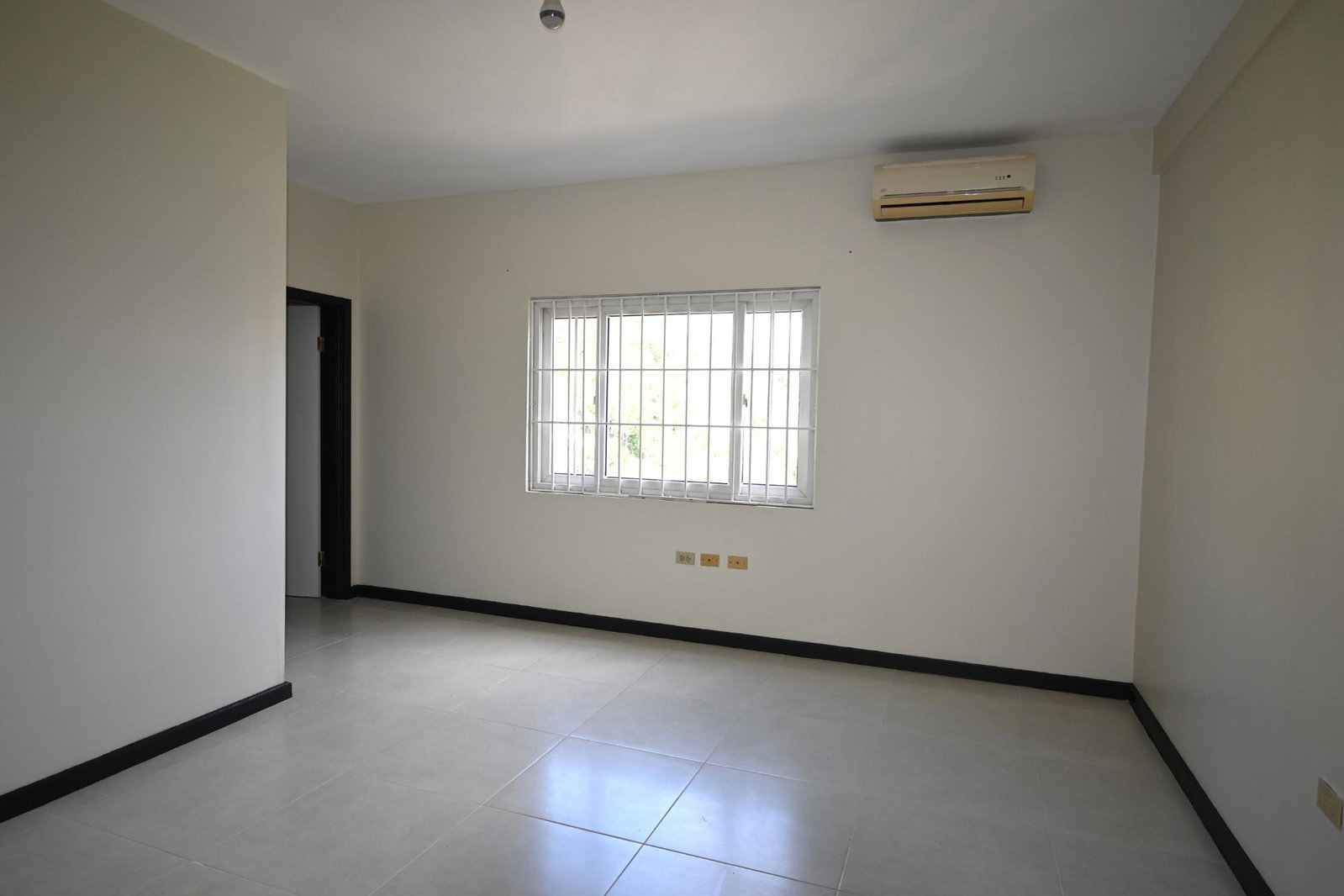 Tenth image of 4-12a Brentwood Terrace in Red Hills, St. Andrew, Jamaica - property is For Rent