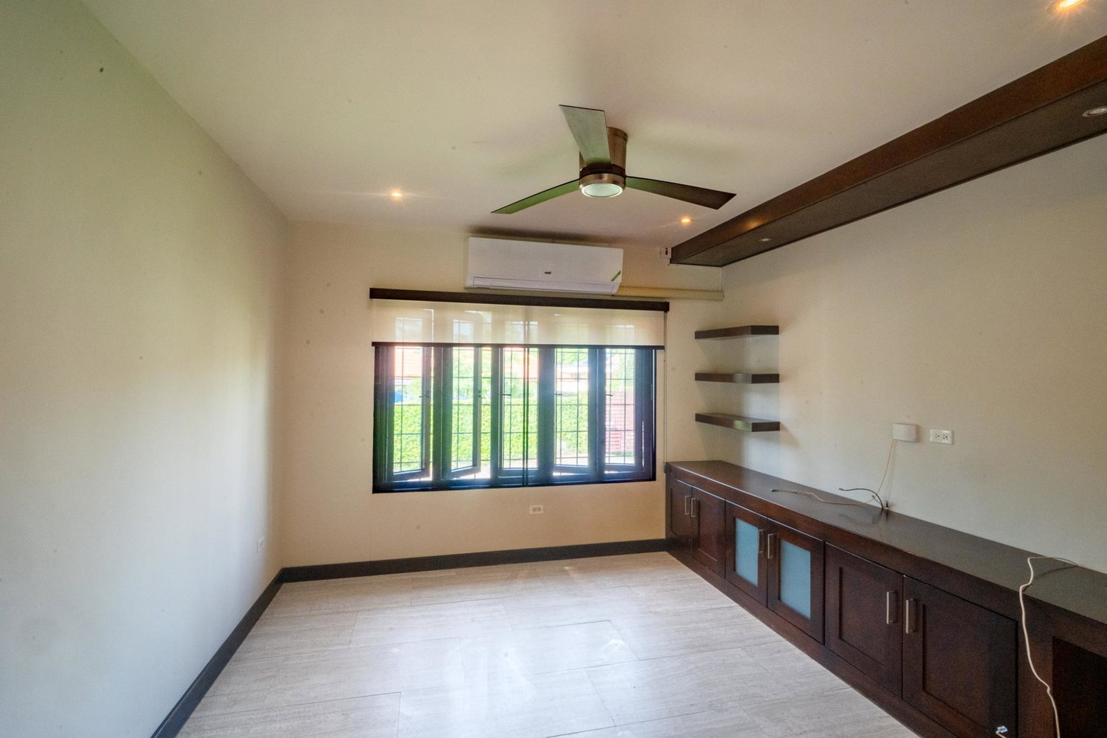 Third image of 3 Biscayne Close in Kingston 8, St. Andrew, Jamaica - property is For Rent