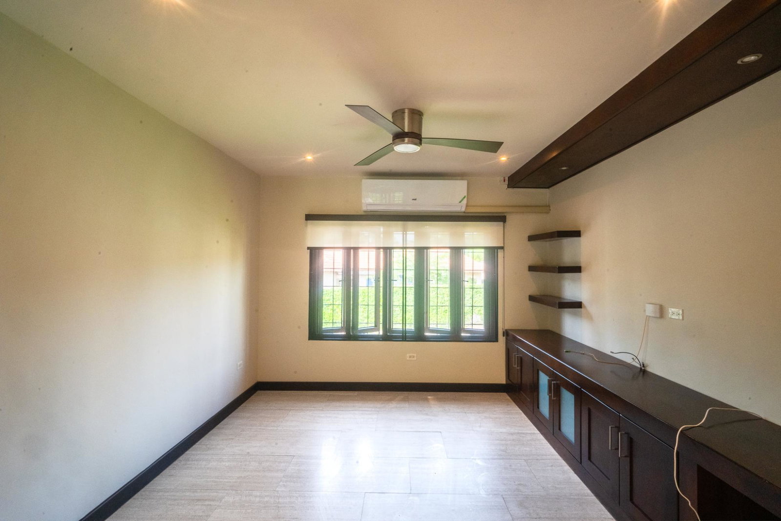Sixth image of 3 Biscayne Close in Kingston 8, St. Andrew, Jamaica - property is For Rent