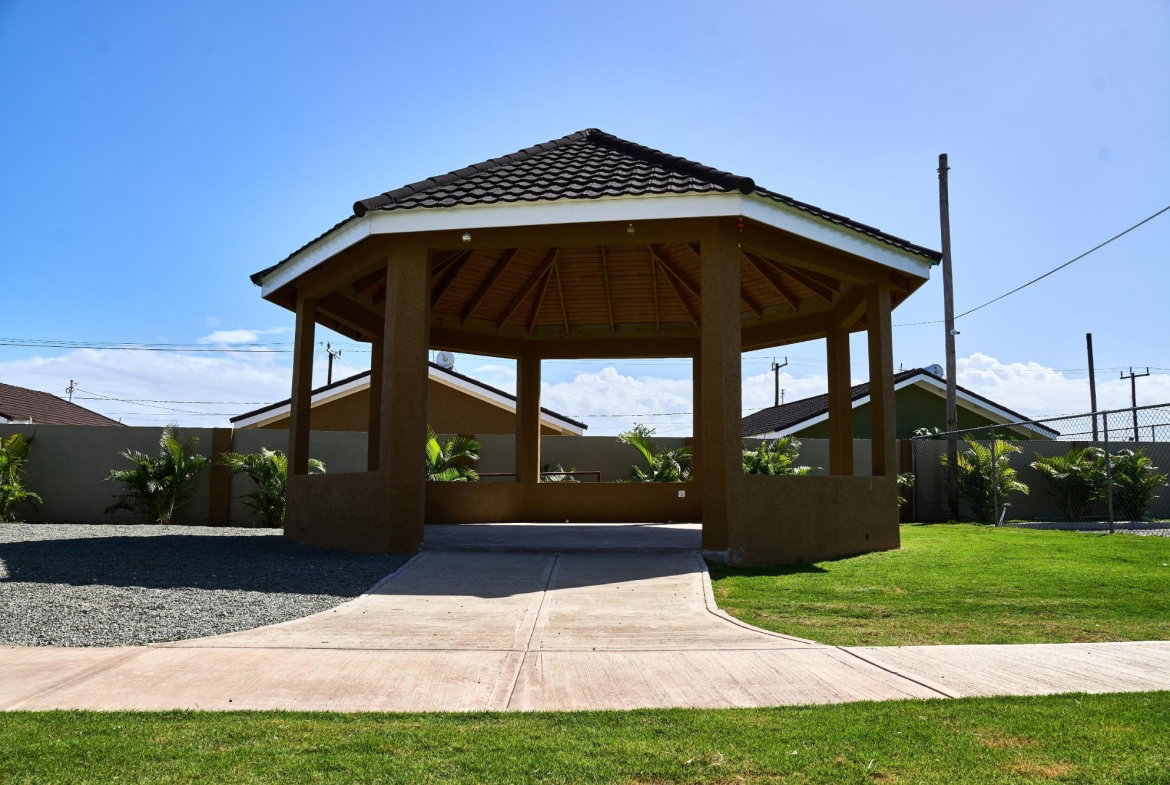 Thirteenth image of 3 Oak Estate Phase 1 in Bernard Lodge, St. Catherine, Jamaica - property is For Rent