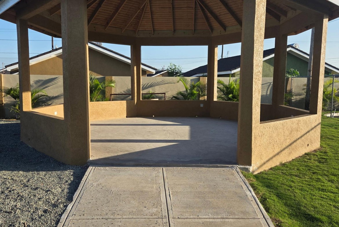 Fourth image of 88 Oak Estate in Portmore Mall, St. Catherine, Jamaica - property is For Rent