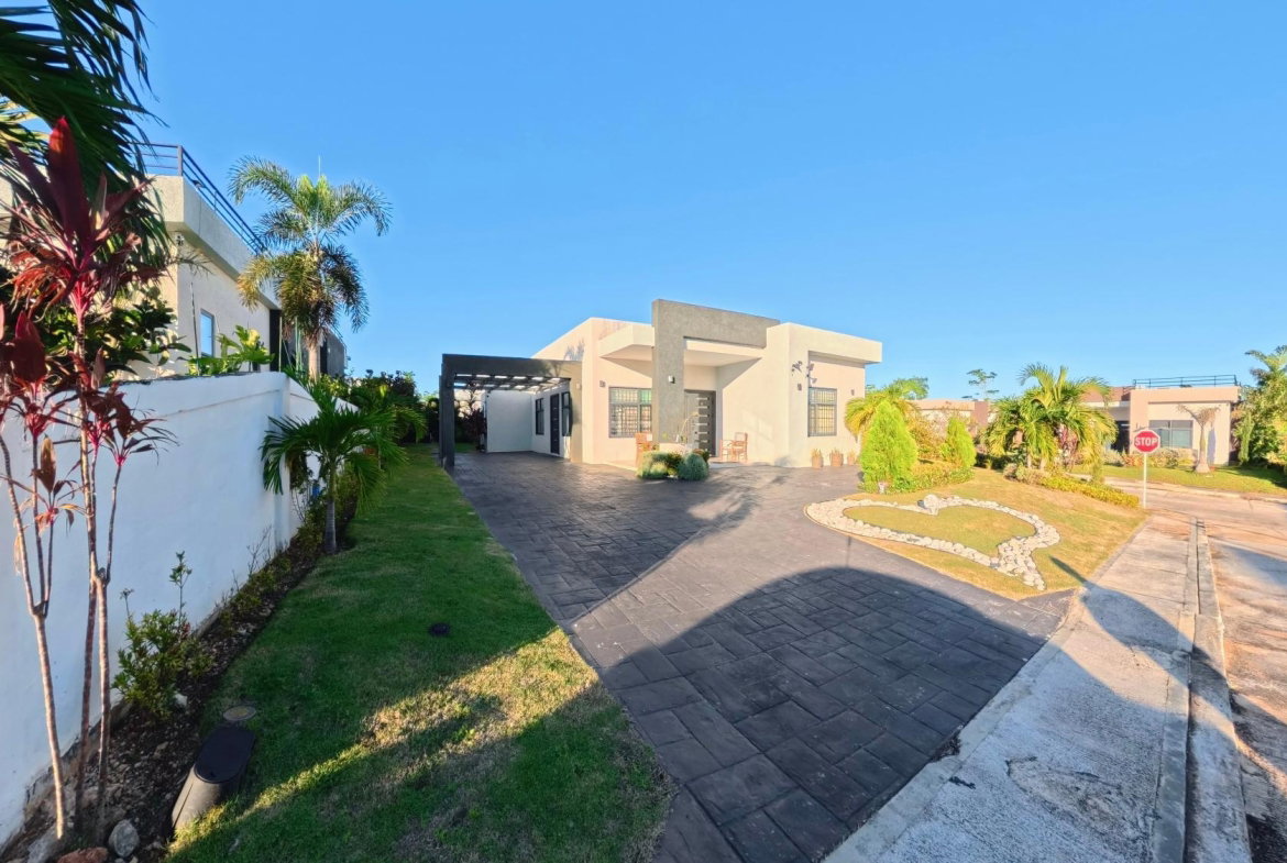 Twelfth image of 106 Pyramid Point in Pyramid Heights, St. Ann, Jamaica - property is For Rent