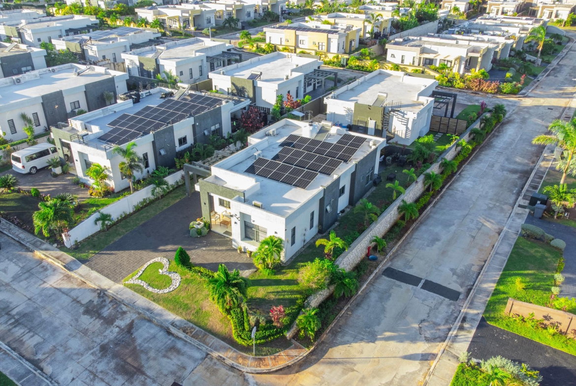 Fourteenth image of 106 Pyramid Point in Pyramid Heights, St. Ann, Jamaica - property is For Rent