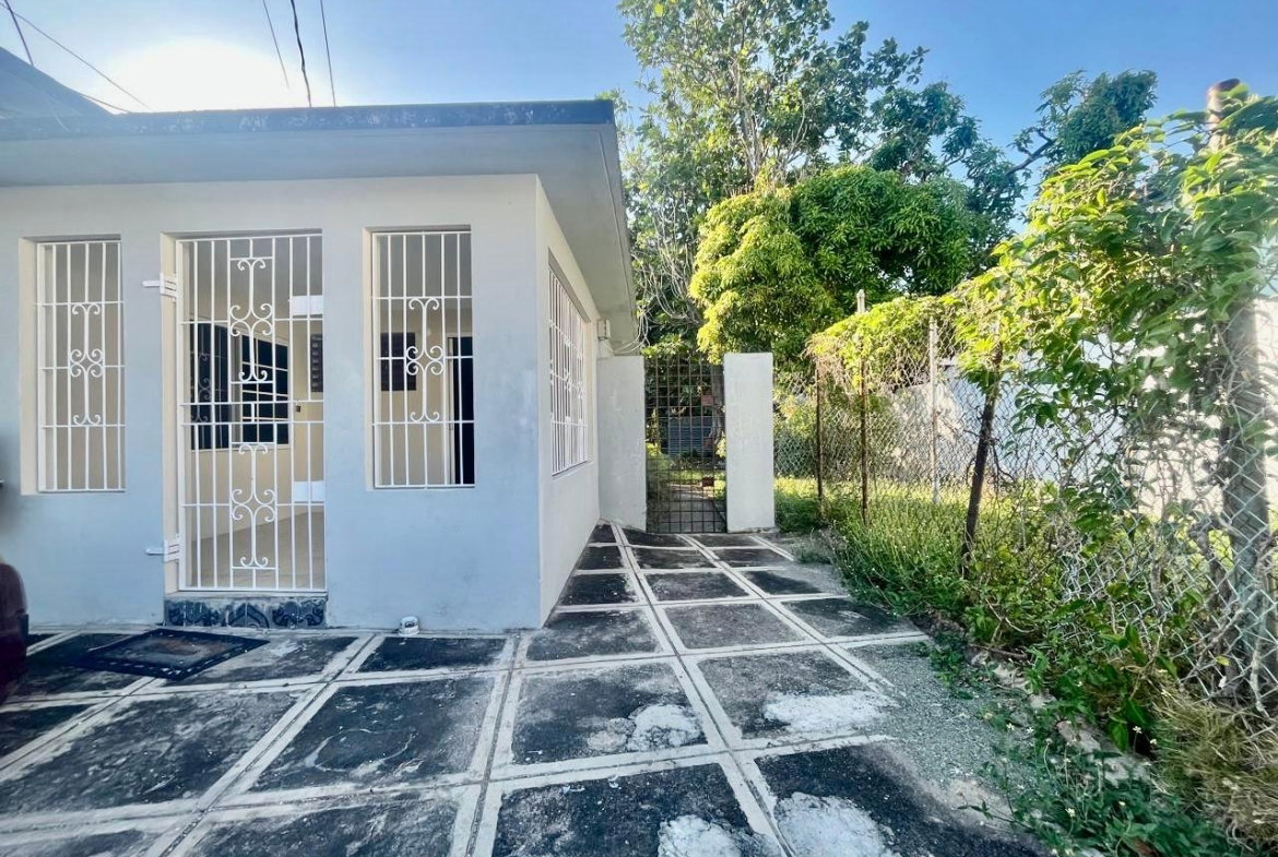 Second image of 1 Lounsbury Avenue in Kingston 10, St. Andrew, Jamaica - property is For Rent