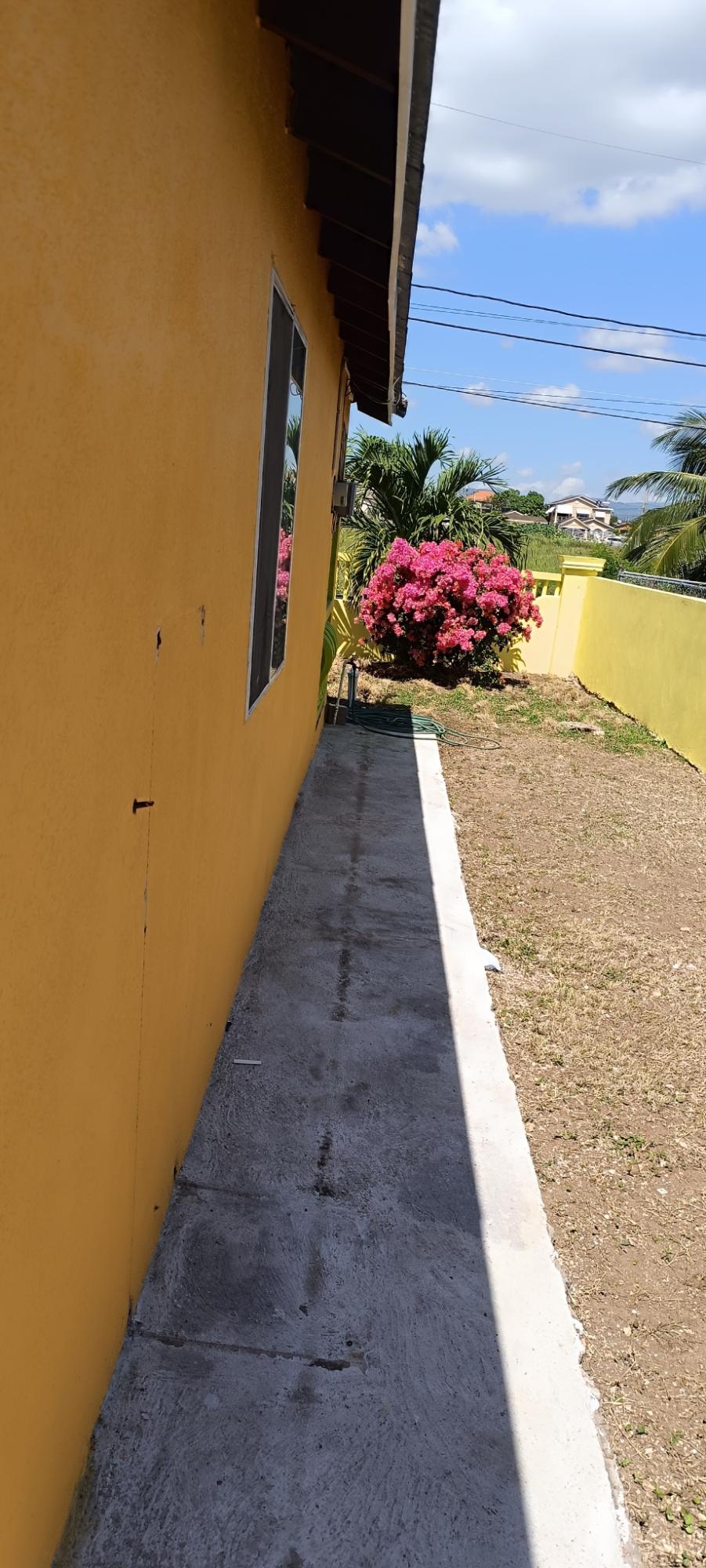 Seventh image of 813 New Habour Village 1 in Old Harbour, St. Catherine, Jamaica - property is For Rent